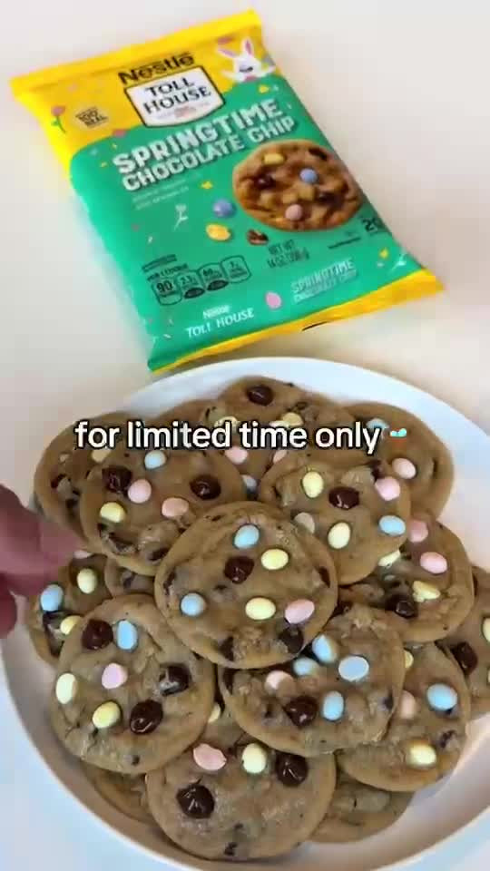 Nestle Toll House Ready to Bake Springtime Chocolate Chip Cookie Dough for Easter Baking, Makes 2... | Walmart (US)