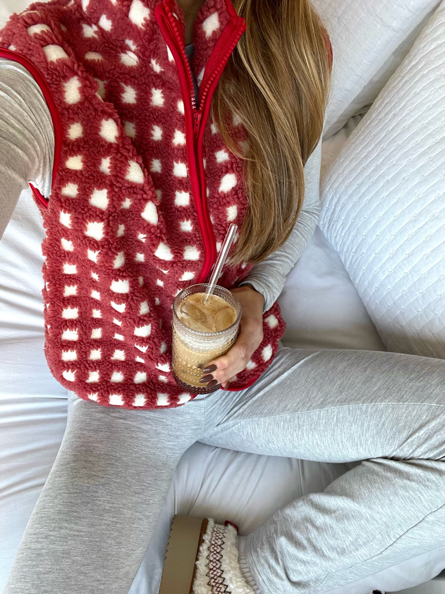 December ootd ❤️ can’t take this set off! It’s so soft and comfortable!

Matching set, holiday ootd, vest, coffee ootd

#LTKstyletip #LTKSeasonal #LTKfindsunder50
