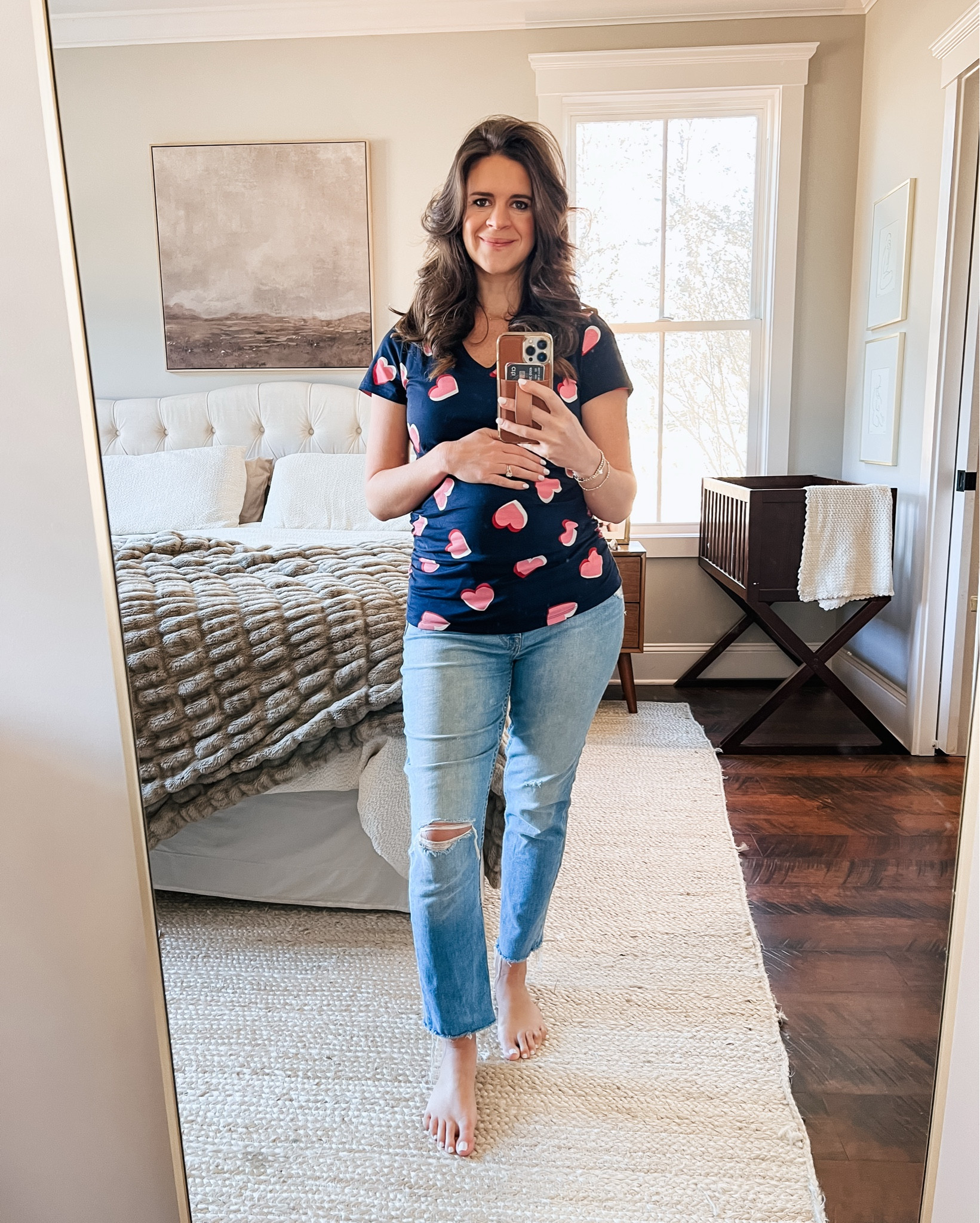 How cute is this maternity heart top!! 🩷
I have it in green, too. 💚