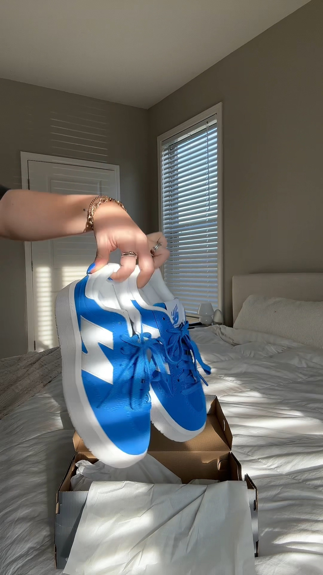 these shoes yall!!!!😭😭😭 wearing my true size 6!!!