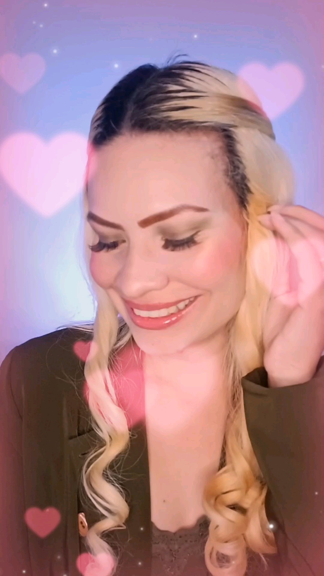 Gospel Challenger, com Make verde e marrom, e muito gloss, abaixo vou deixar os produtos que usei para fazer essa Make 

#LTKVideo #LTKbrasil #LTKbeauty