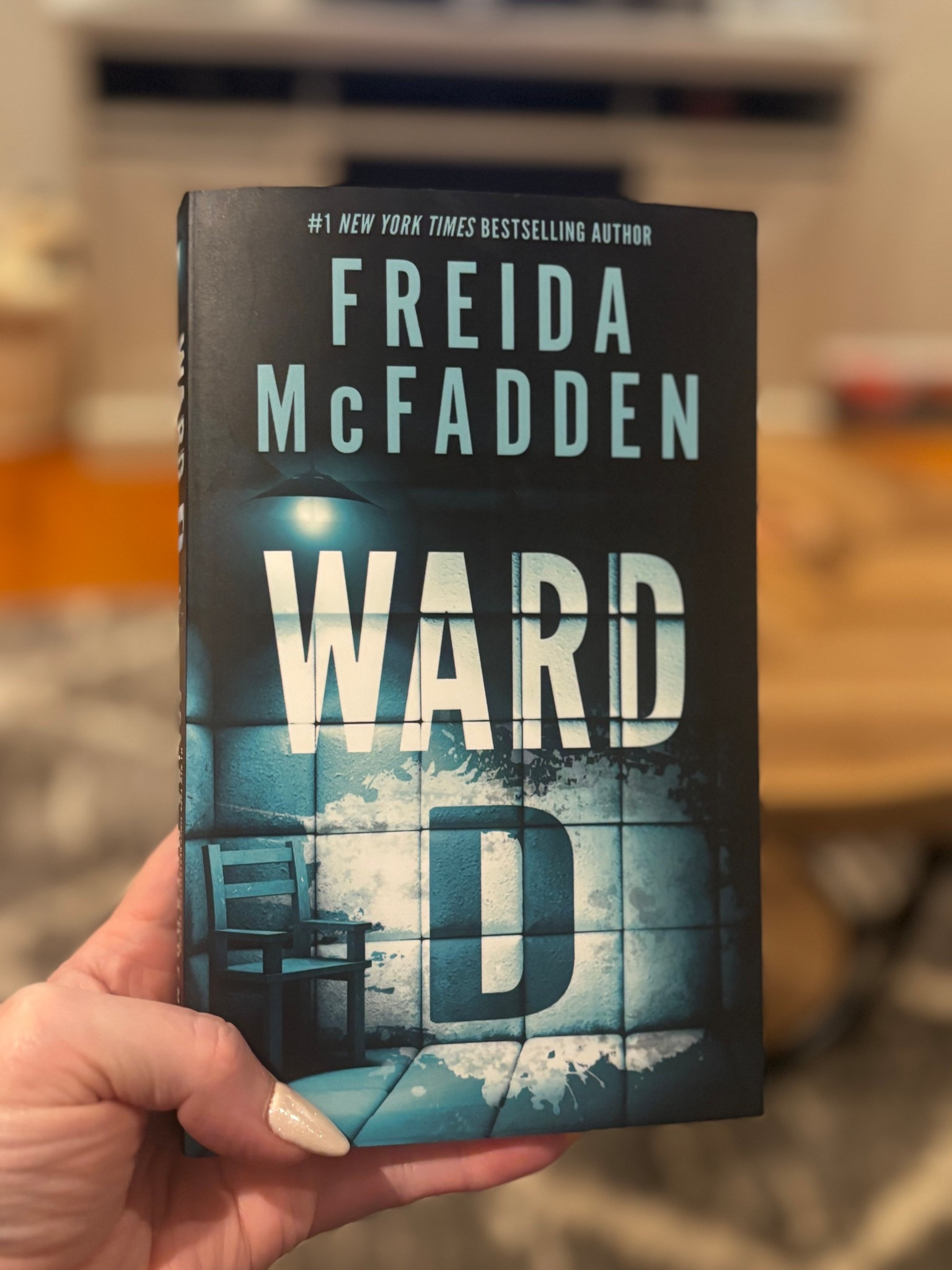 I love a good suspense read and this book didn’t disappoint 🤍 

#amazon #ad #freidamcfadden
#books

#LTKSaleAlert #LTKdayinmylife