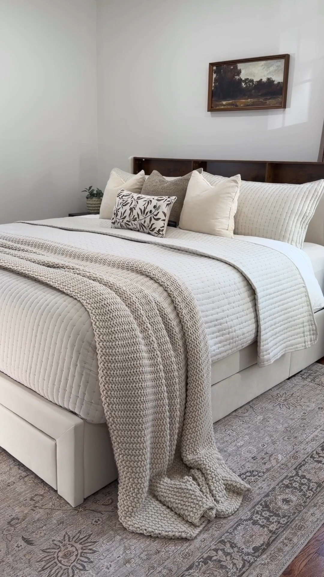 Spring bedroom decor ✨🤍

#LTKHome #LTKSeasonal #LTKSpringSale