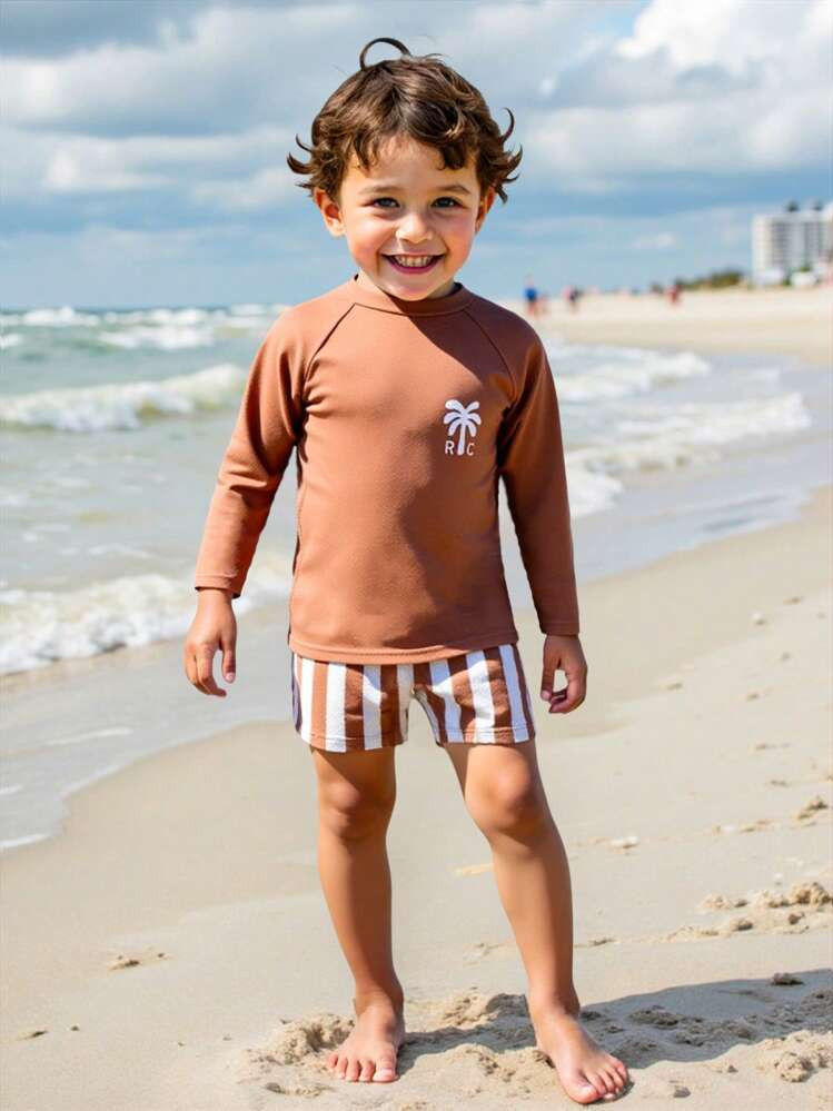 Set De 2 Piezas Bañador Casual Y De Moda Para Niños Pequeños, Pantalón De Baño A Rayas + Parte Superior De Unicolor, Apto Para Natación Y Vacaciones En La Playa | SHEIN