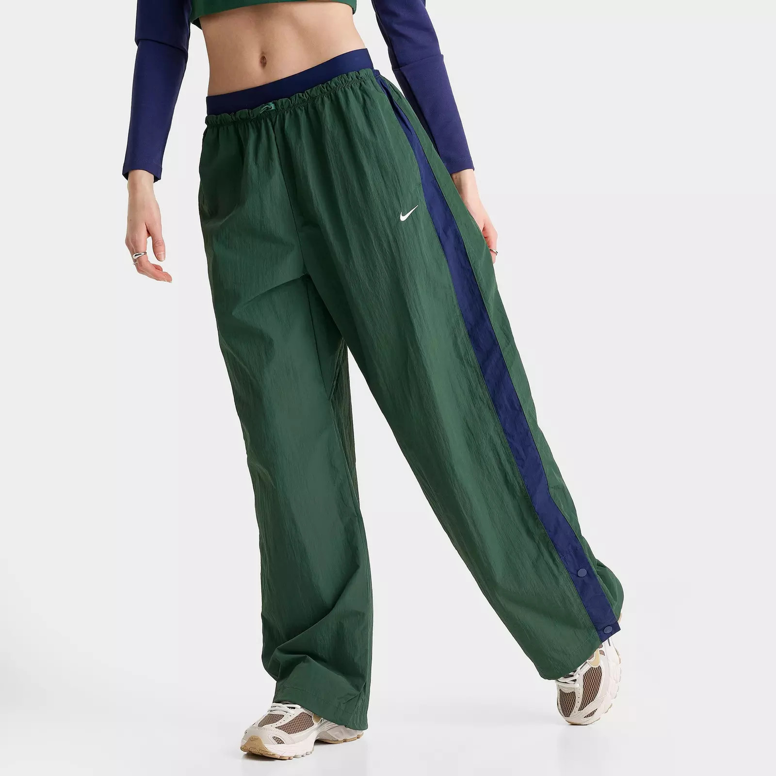 Women's Nike Sportswear Loose High-Waisted Street Parachute Pants | Finish Line (US)