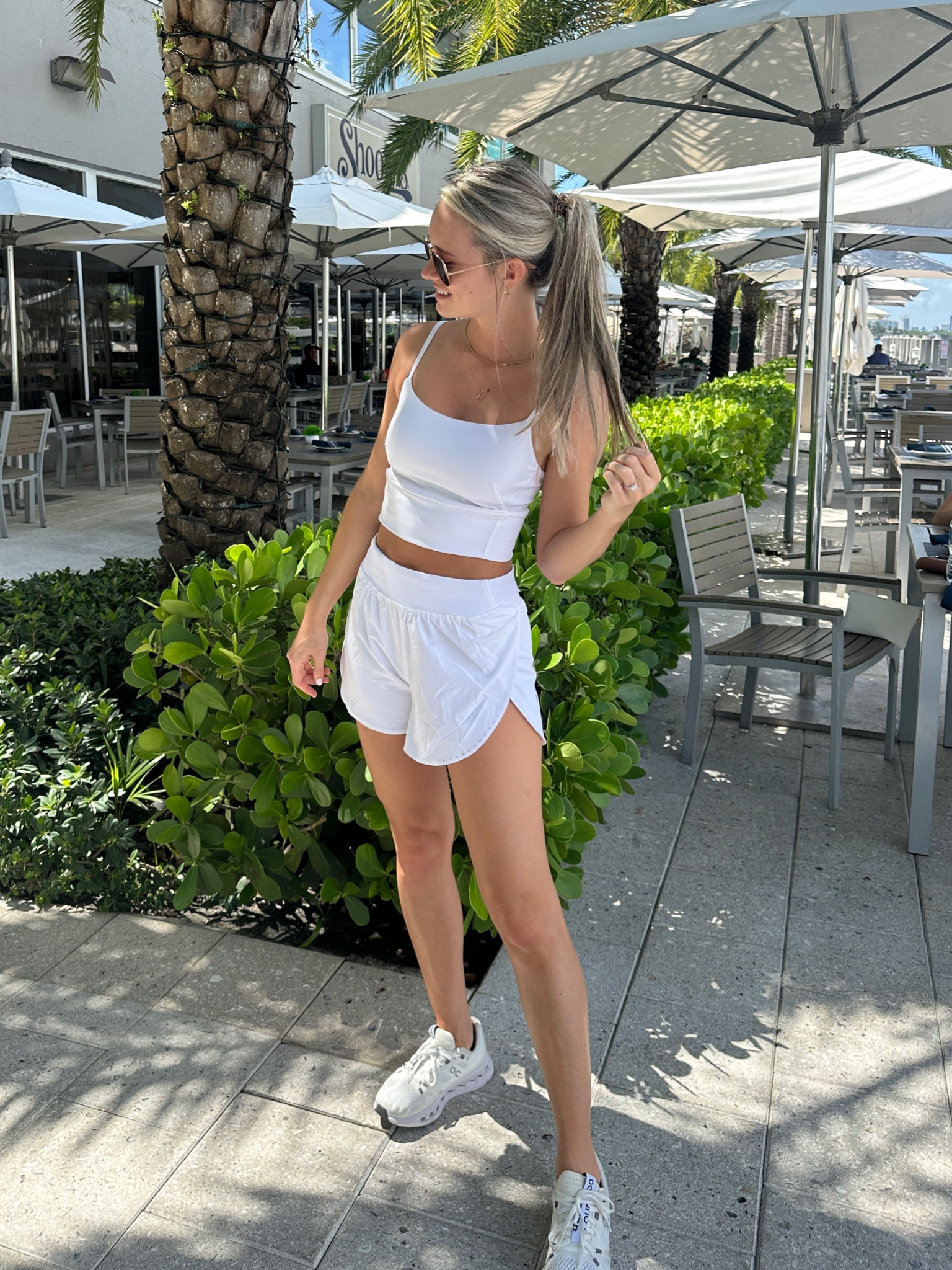 Bachelorette Athleisure Lululemon Outfit
Top - size 6
Bottom - size 4