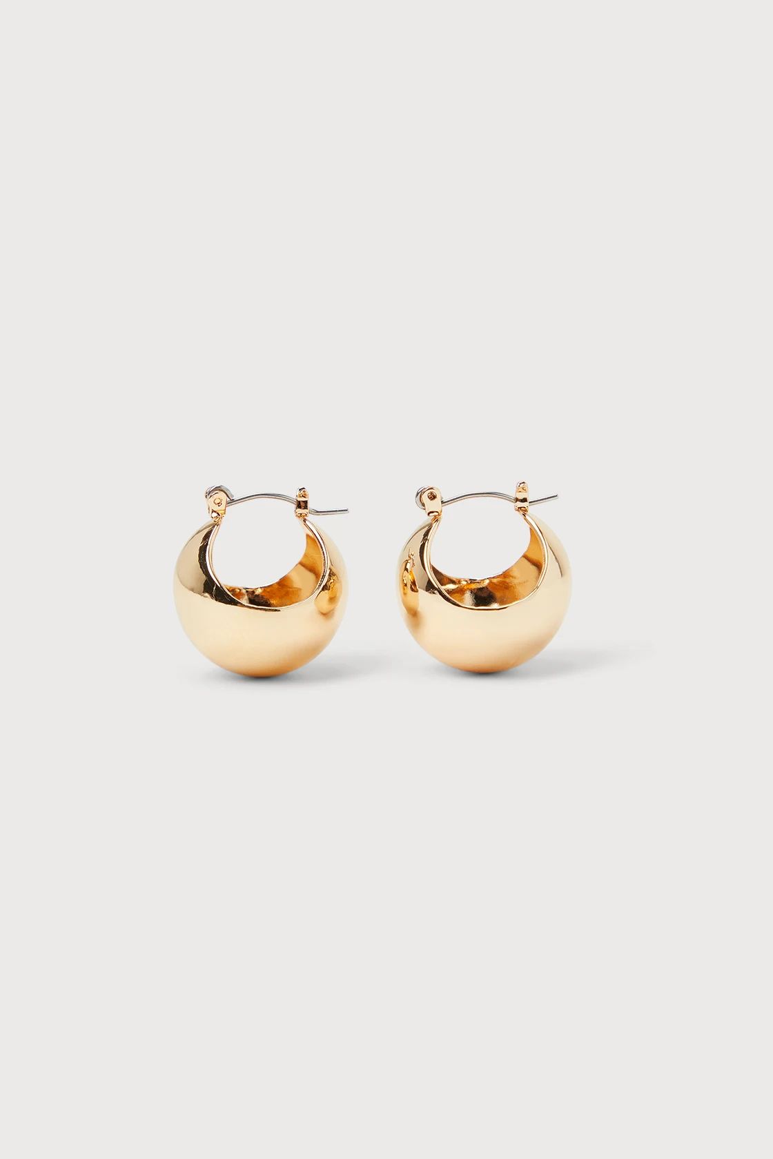 Upscale Glow Gold Huggie Hoop Earrings | Lulus (US)