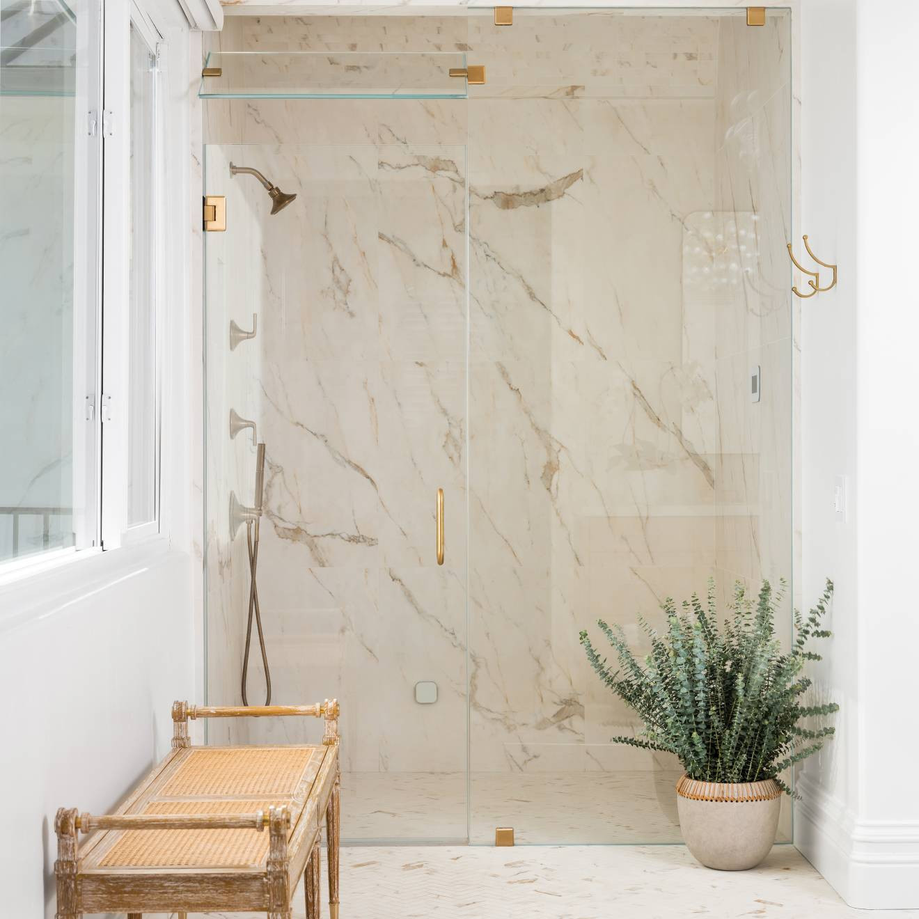 Magnifica The Thirties 30" x 30" - 8mm Honed Porcelain Tile in Calacatta Oro | Bedrosians Tile and Stone