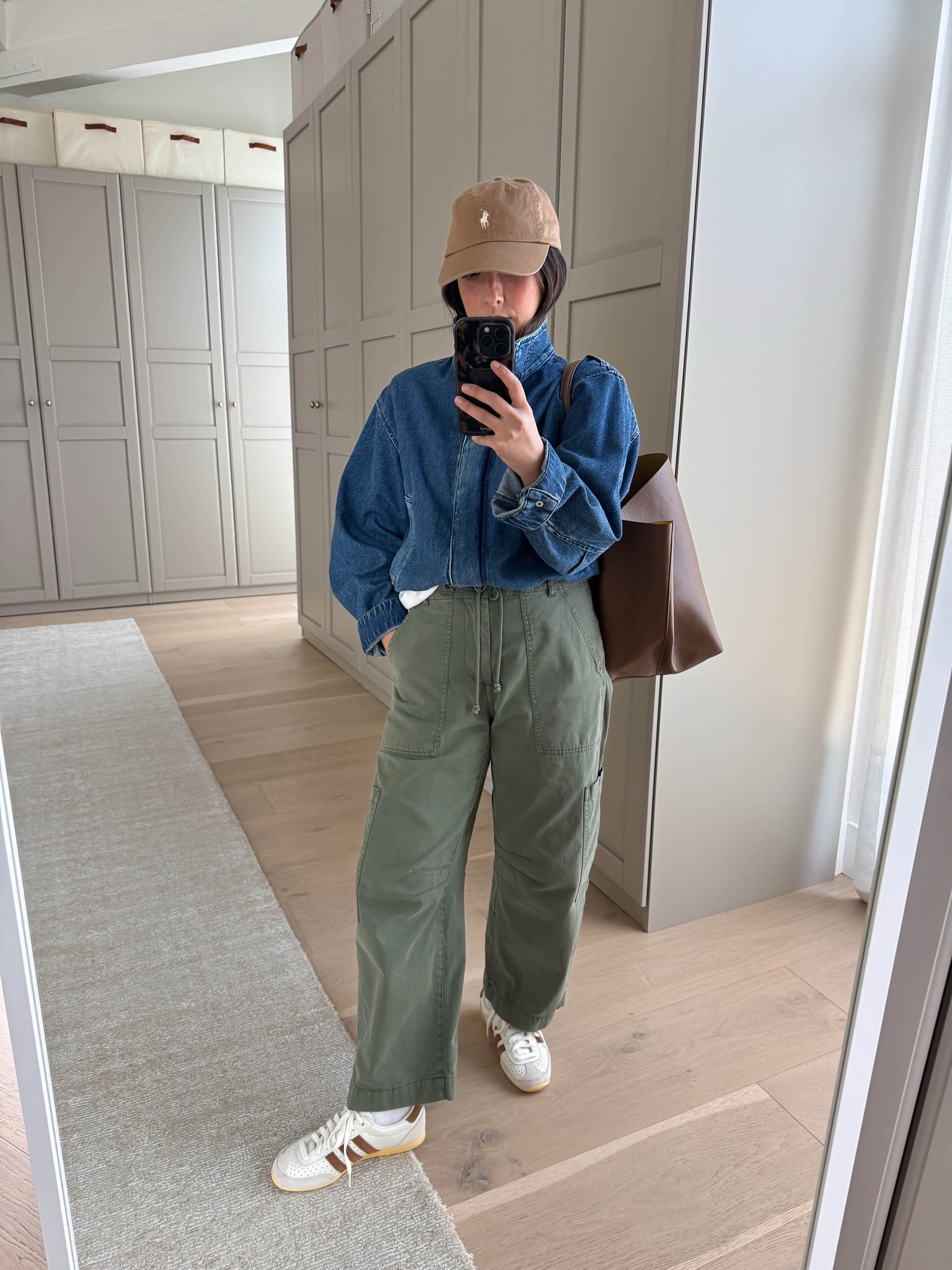 Madewell funnel neck denim jacket review. Cropped fit with cinching at the waist. I sized up for extra room around the shoulders. 

Madewell jacket small
Madewell tee xs
Pistola cargos petite 25
Adidas sneakers 5
Mansur Gavriel tote - color Is sold out. 
Polo Ralph Lauren cap

#LTKPetite #LTKmomlife