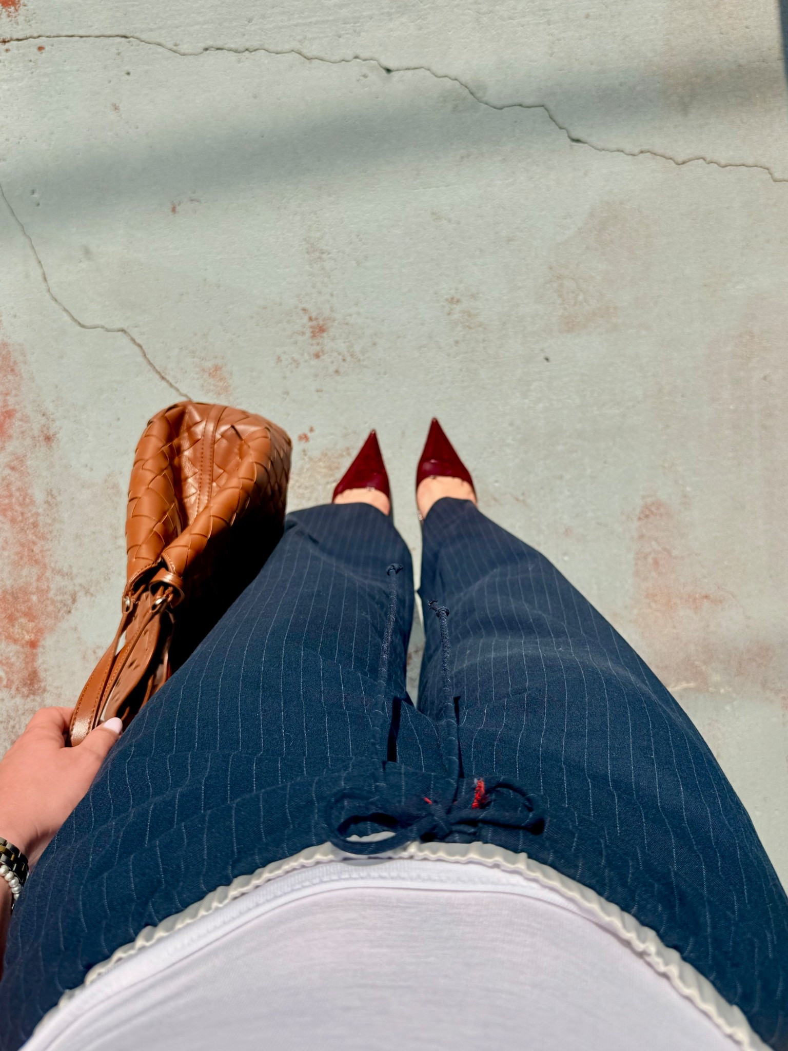 Casual work fit corporate fit burgundy shoes brown bag blue pants 

#LTKItBag #LTKShoeCrush #LTKFindsUnder100