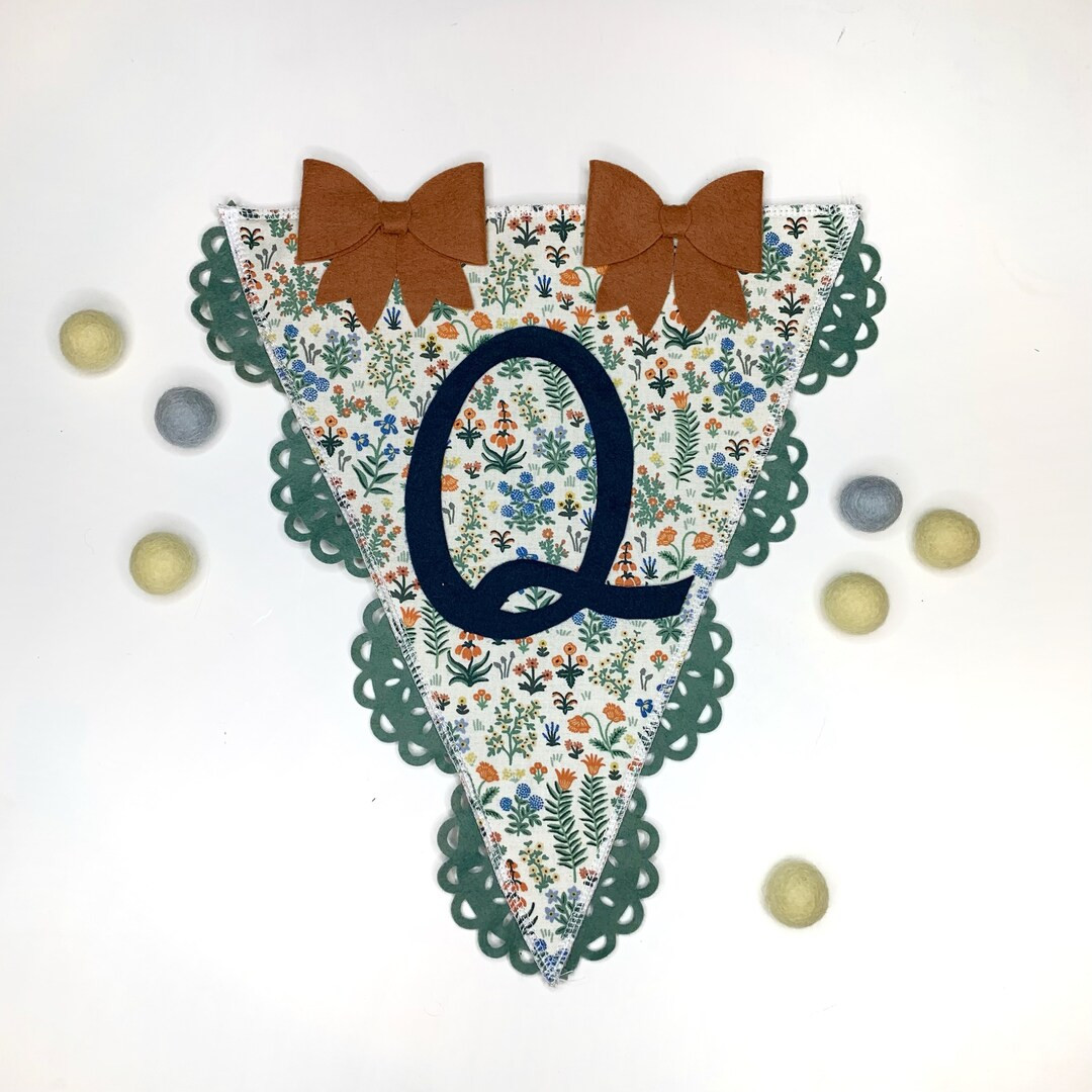 Initial Pennant Flag / Custom Felt Pennant / Girls' Room Decor / Nursery Wall Decor / Floral Penn... | Etsy (US)