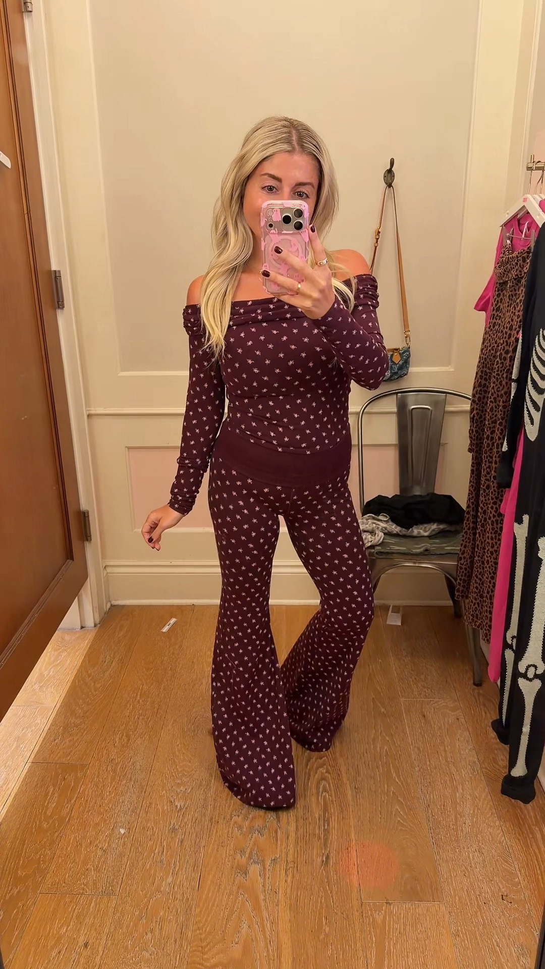 New matching set at VS Pink ✨
Size xs
Sandals tts
Fall outfit