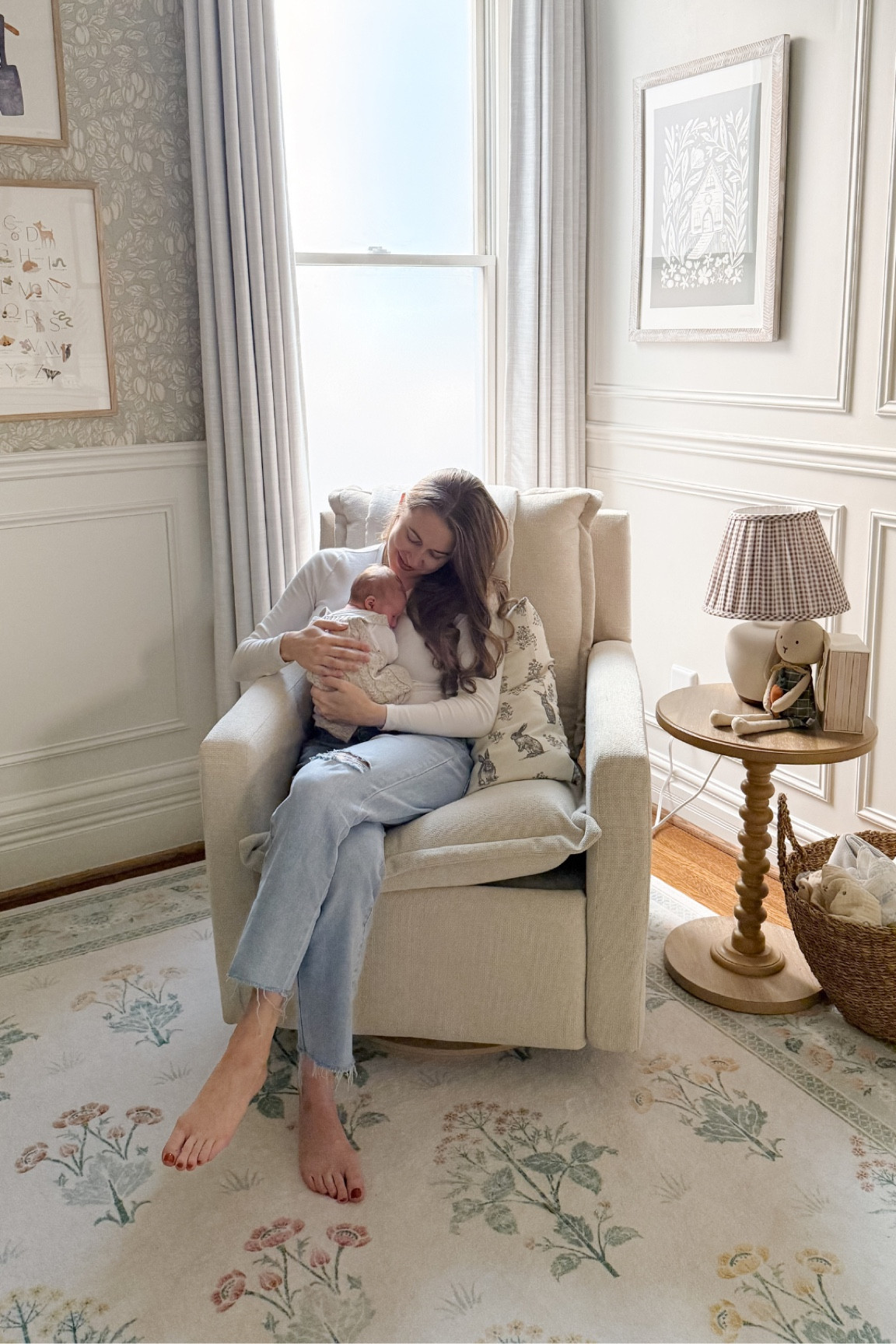 Nursery chair is on sale and it has a motorized recline on it! Perfect for those late nights ❤️

#LTKCyberWeek #LTKFamily #LTKBaby