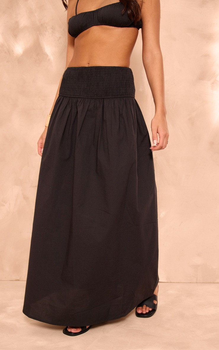 Black Poplin Shirred Waist Floaty Maxi Skirt | PrettyLittleThing UK