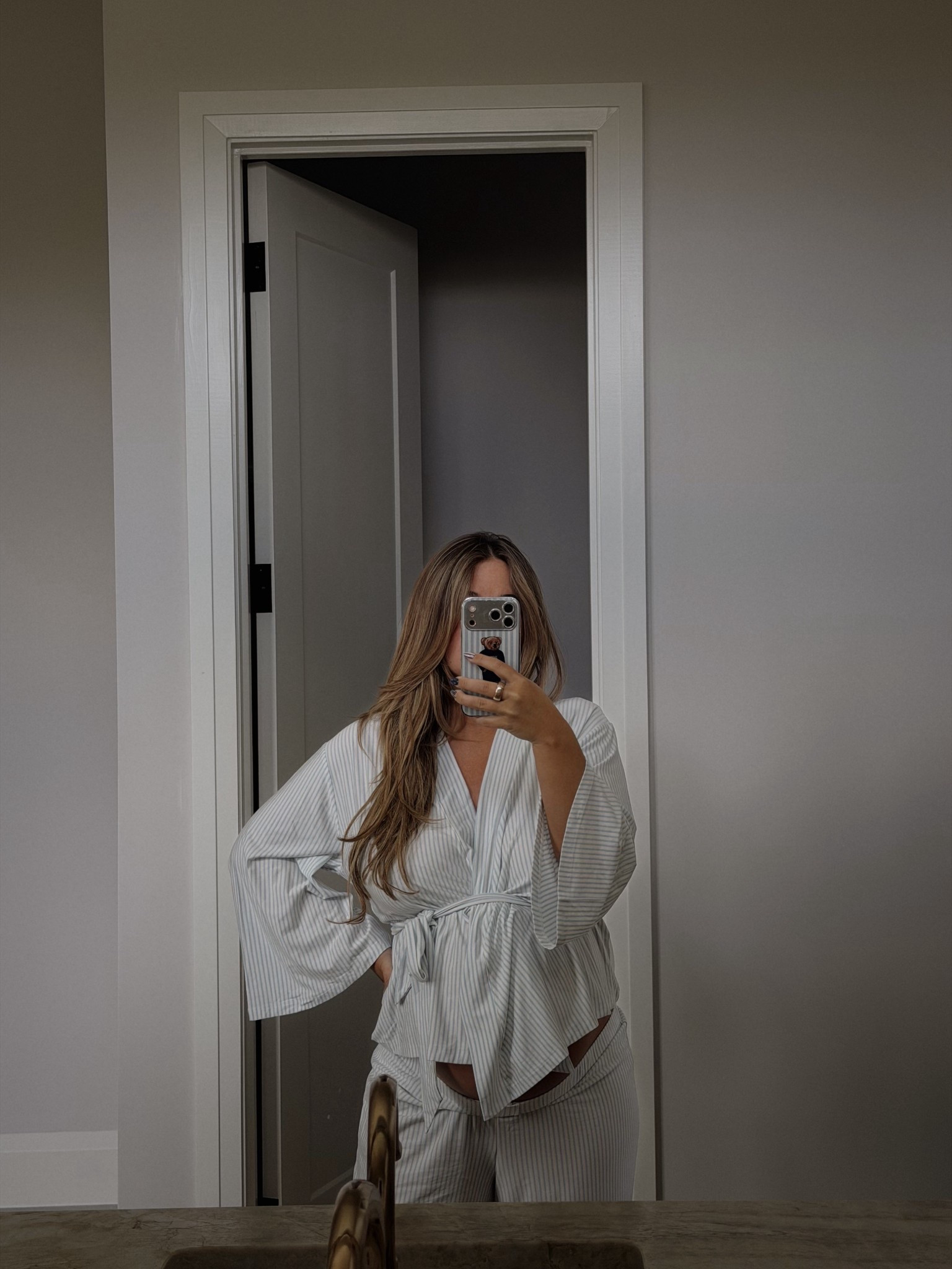 LAKE Kimono PJ’s - in a medium (non-maternity) 🩵 

#LTKBump #LTKmomlife #LTKdayinmylife