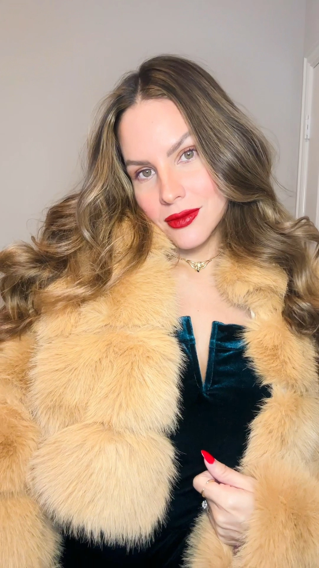 GRWM for a holiday party ♥️

#LTKWatchNow #LTKParties #LTKHoliday