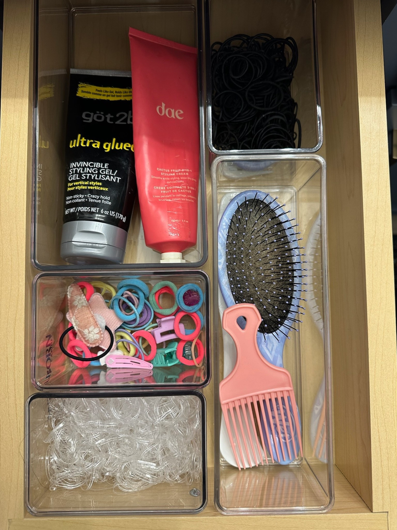 Kids bathroom drawer organization