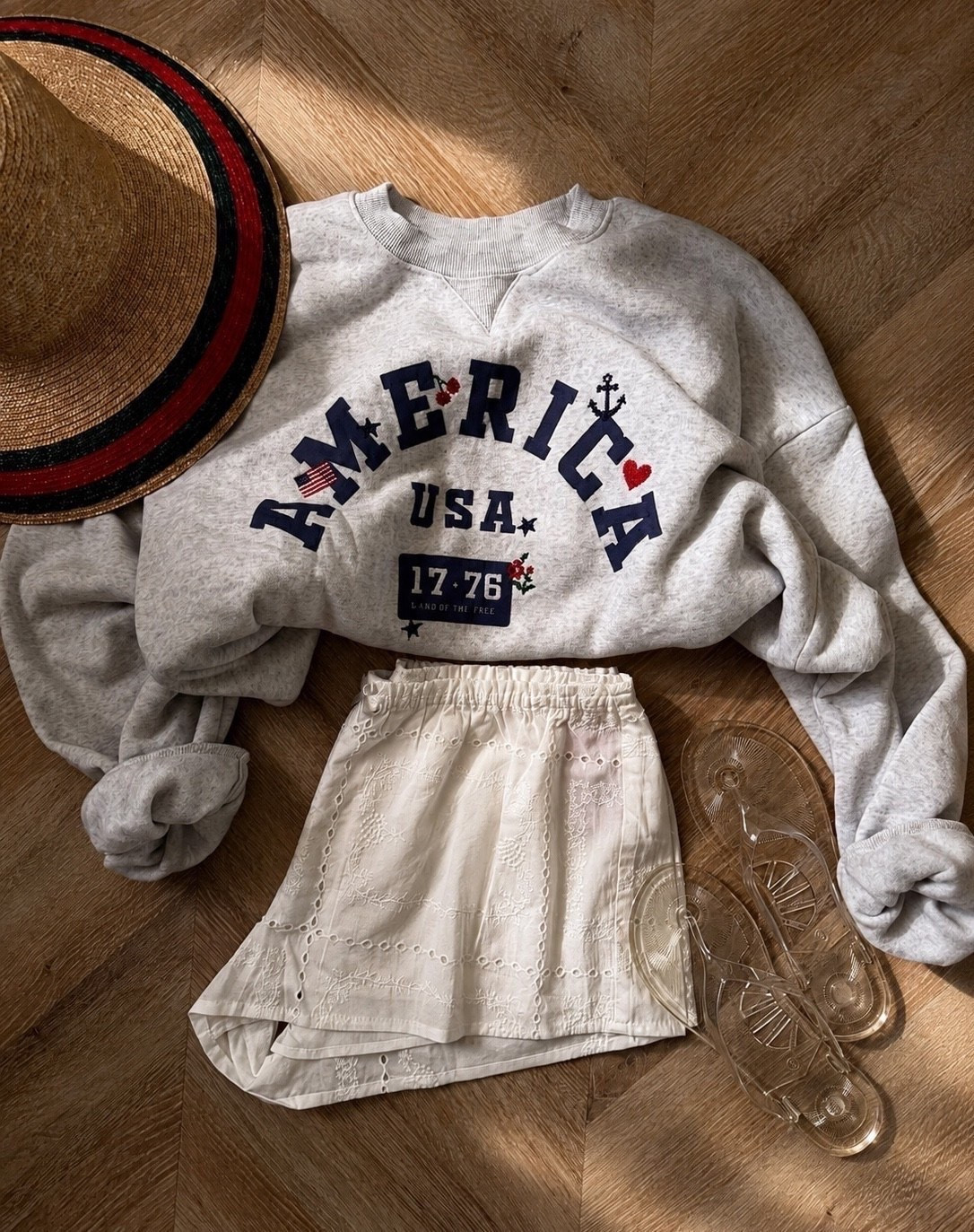 My kinda look! This target outfit made me smile! I sized up in both! ♥️✨


Target style. White shorts. Fourth of July. Flag. Jelly sandals. Gucci. @target #sponsored

#LTKSeasonal #LTKootd #LTKSaleAlert