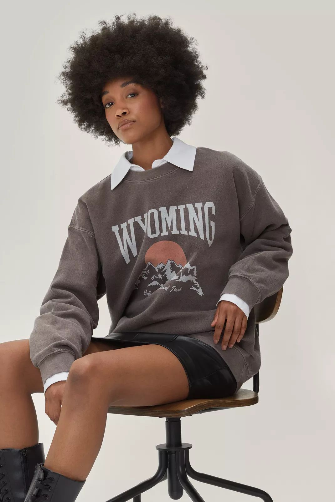 Petite Wyoming Mountain Graphic Sweatshirt | NastyGal (UK, IE)