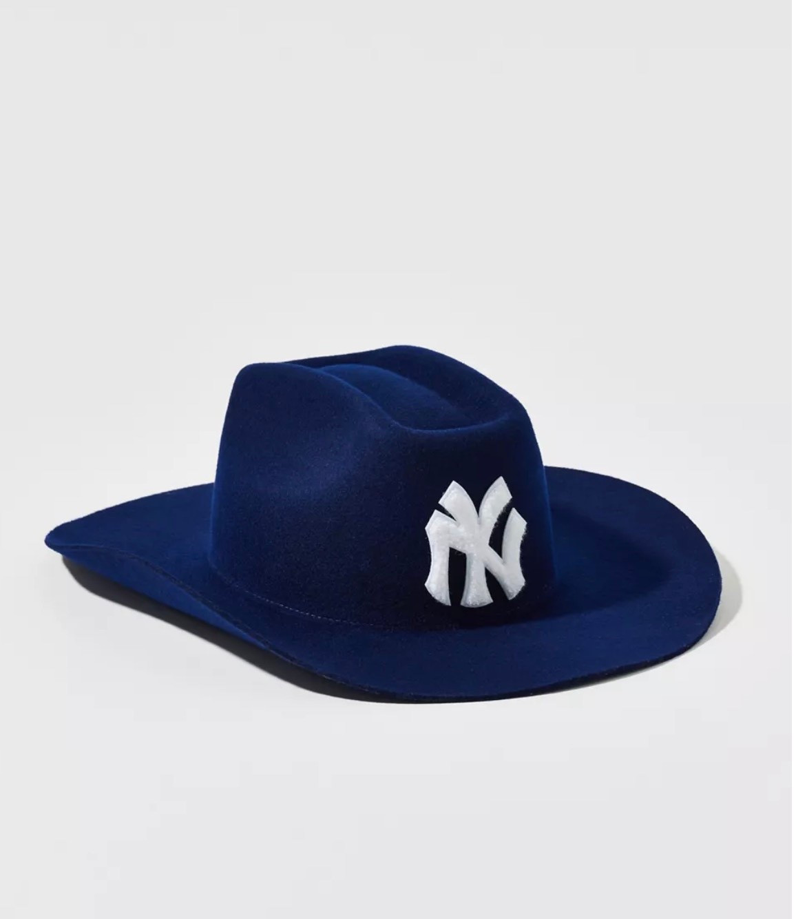 Brooklyn cowboy hat 

#LTKootd