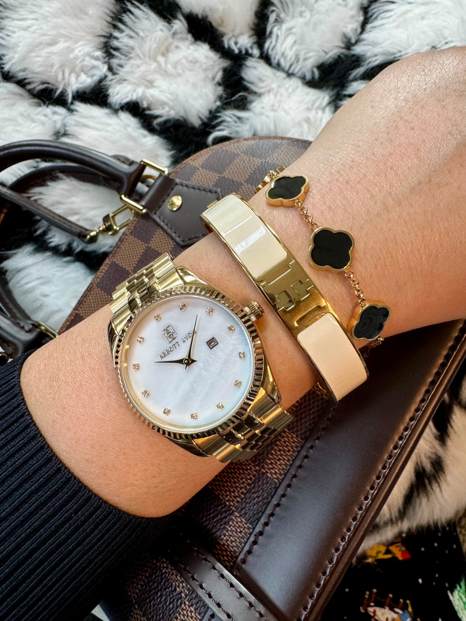 gift ideas for her
Christmas 
Christmas gift

#LTKHoliday #LTKGiftGuide #LTKSaleAlert