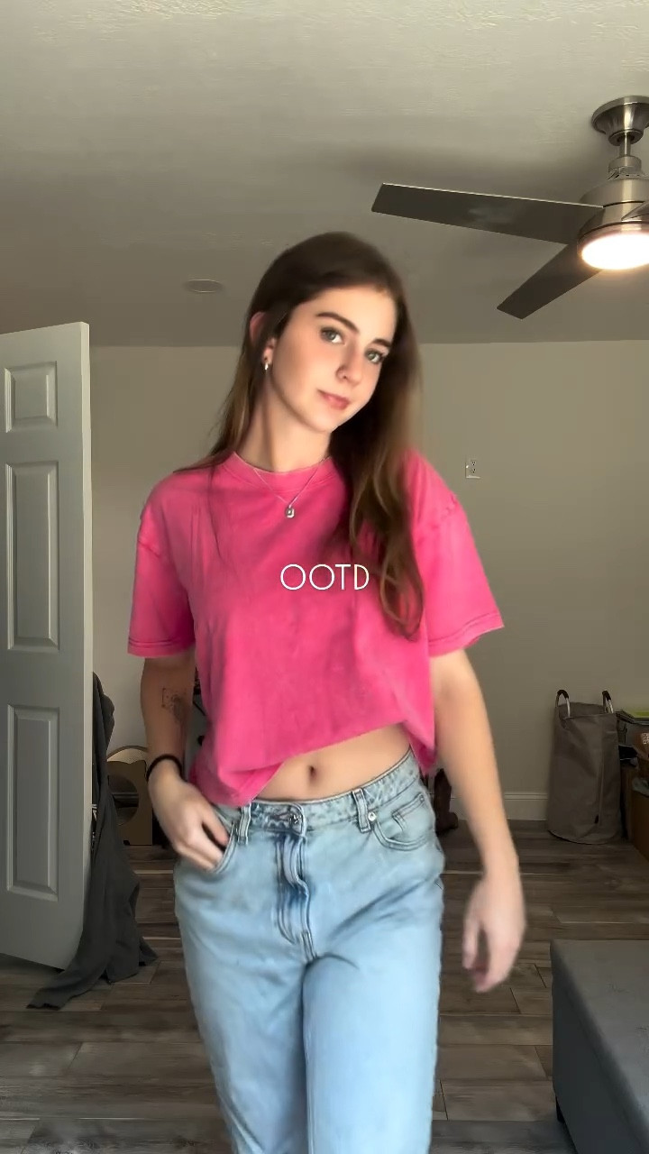 Casual OOTD with @keepshowing_official 💗

#keepshowing #amazon #ootd #outfit