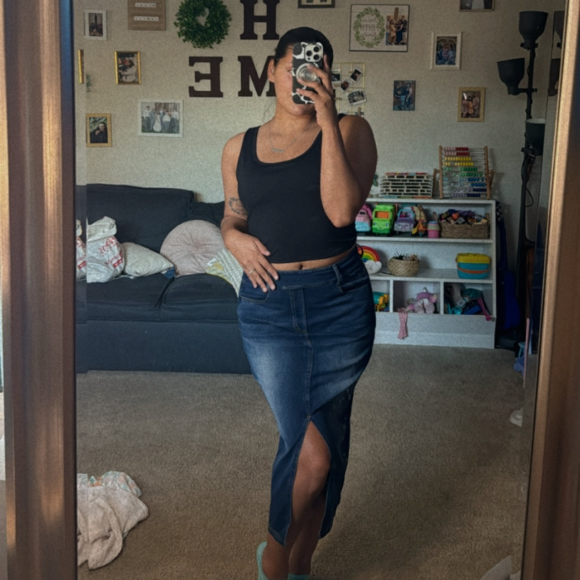 #halara #halaraoutfit #outfitinspo #denimskirt #momfit #momoutfit 

#LTKStyleTip #LTKFindsUnder50 #LTKMidsize