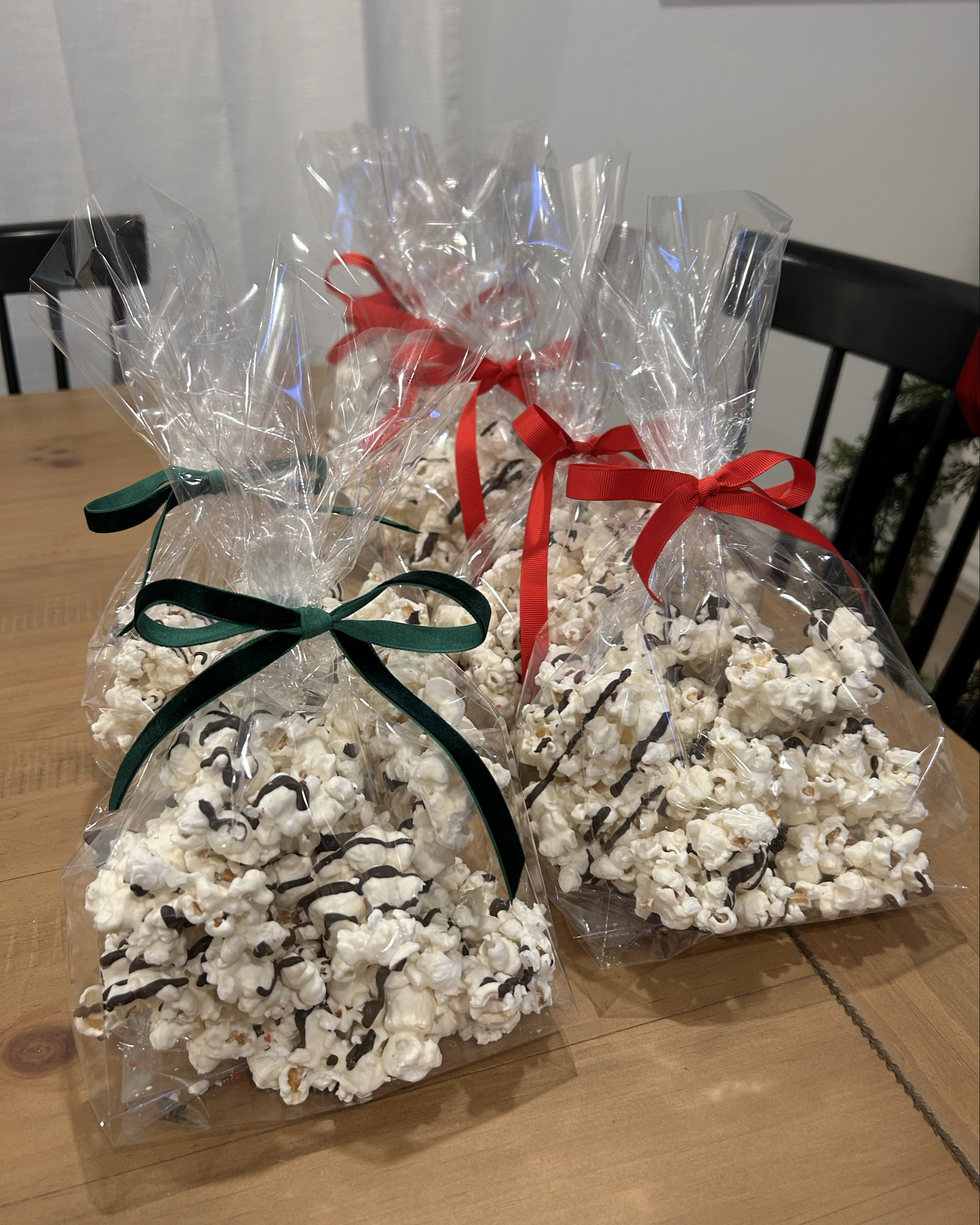 White chocolate popcorn gifts 🎁 

#LTKGiftGuide #LTKHoliday #LTKSeasonal