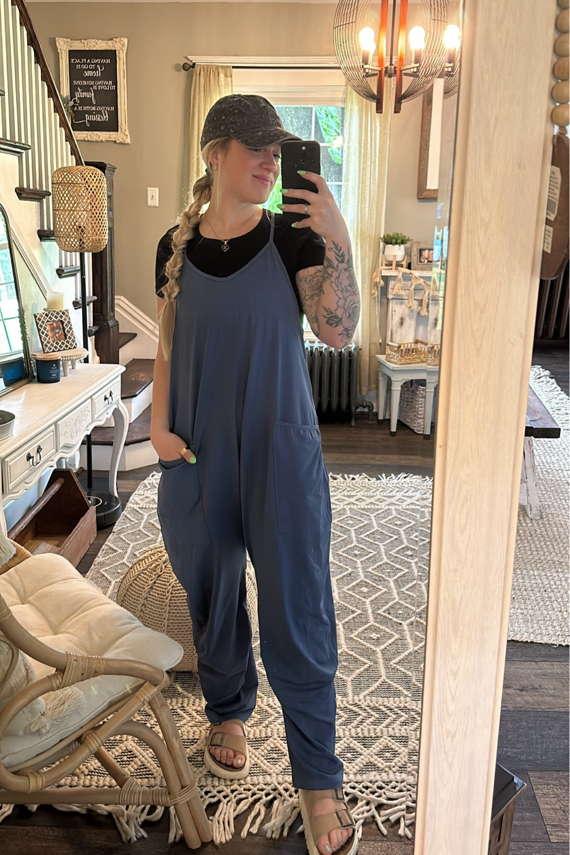 Honestly just bury me in this outfit. So comfy!!! Definitely gonna buy more colors. Wearing a size small