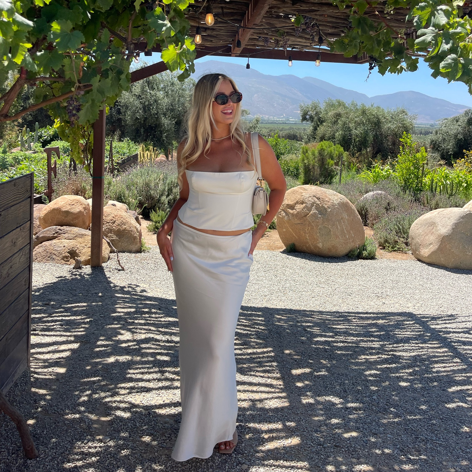 White bachelorette fit 