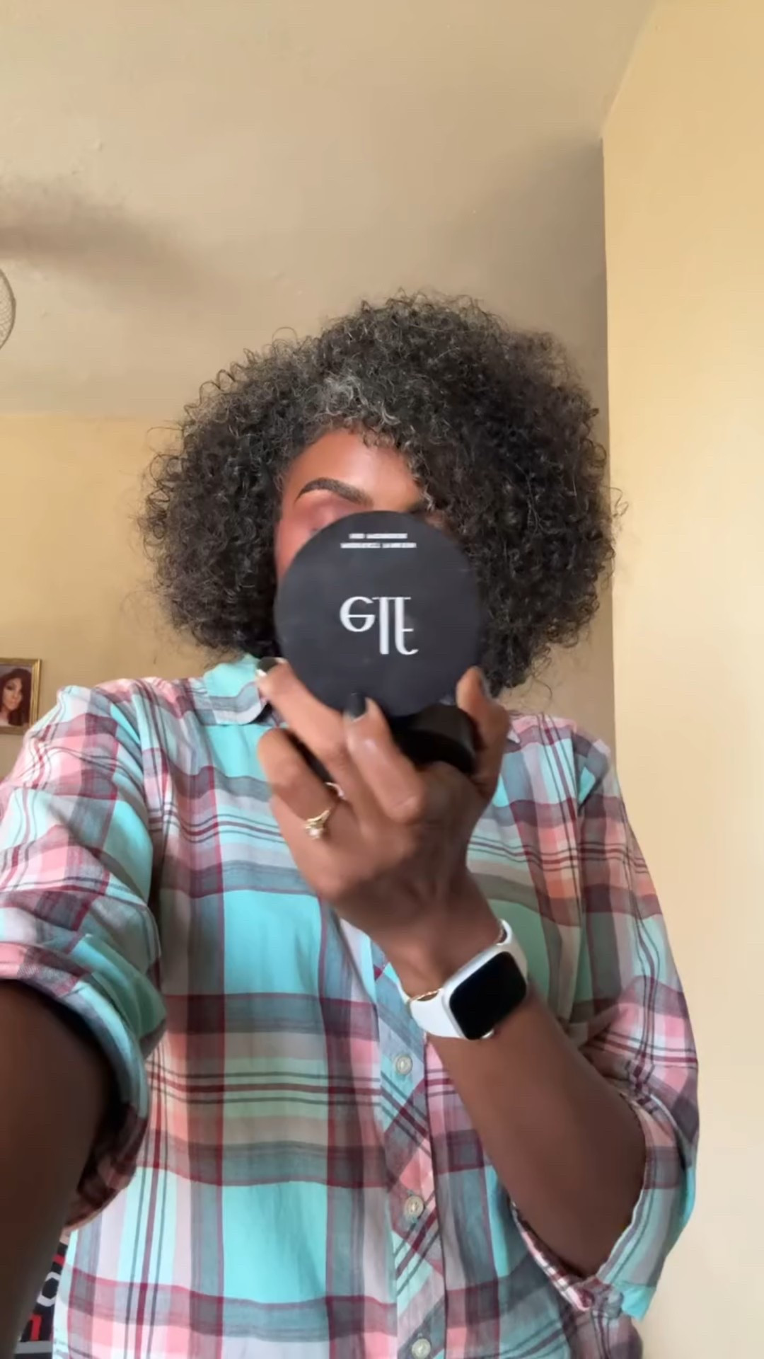 Puedo tener care’c pero si mi rostro tiene grasa lo resuelvo con el #perfectfinishhdpowder de @elfcosmetics 

#loidamua #eyeslipsface #matureskin

#LTKFallSale