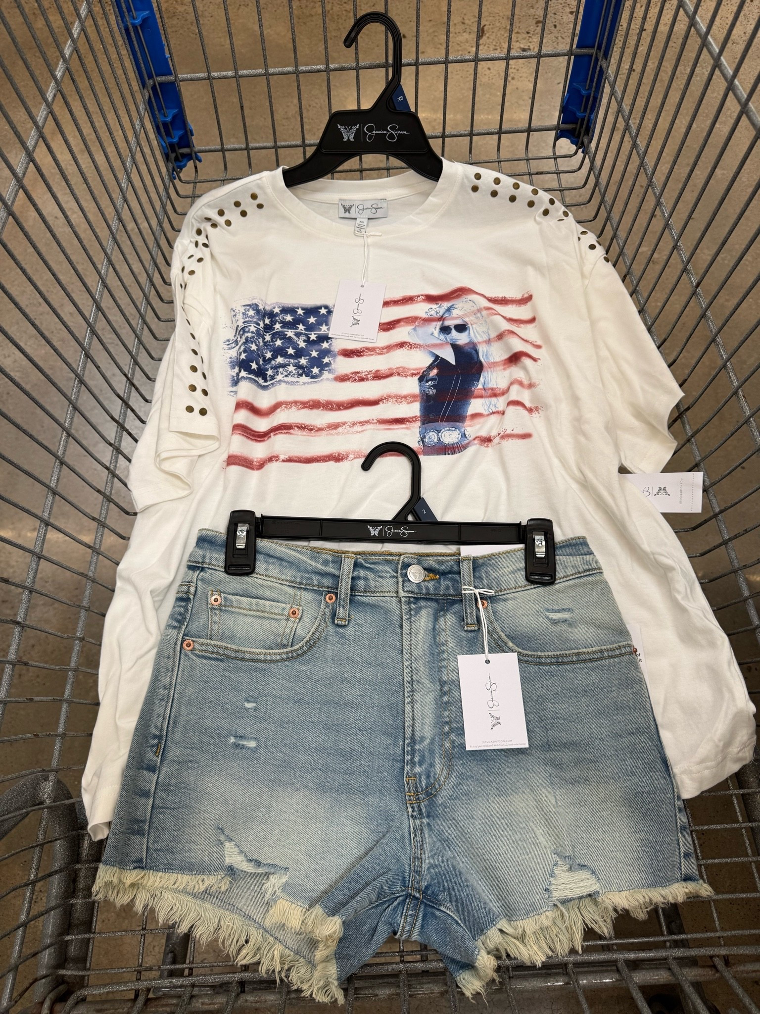 Now this is so cute! Loving the studded on shoulder sleeves adding a little distressed shorts. Perfect 4th of July outfit