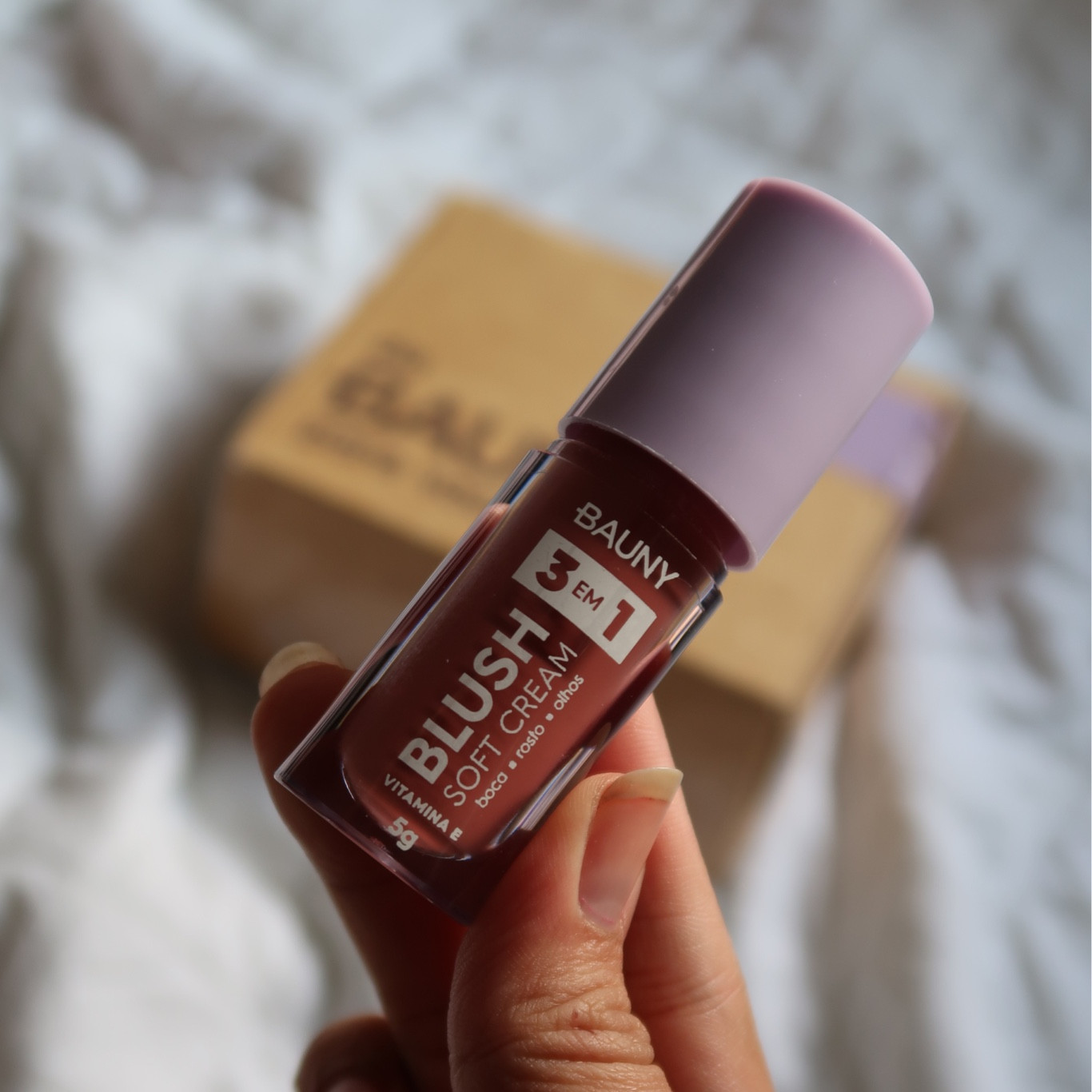 Blush Soft Cream 3 em 1.

Benefícios:
Versatilidade: Use como blush, batom ou sombra.
Alta pigmentação: Cores intensas e duradouras.
Textura leve: Fácil de aplicar e esfumar.
Hidratação: Com vitamina E para cuidar da sua pele.
Acabamento impecável: Matte ou soft glow, escolha o seu preferido.
Diversidade de cores: Encontre a tonalidade perfeita para você.
Como usar:
Rosto: Aplique nas maçãs do rosto e esfume com os dedos ou pincel.
Lábios: Aplique diretamente nos lábios e espere secar.
Olhos: Aplique nas pálpebras e esfume para um look natural.

#LTKbeleza #LTKdicadeestilo #LTKbrasil