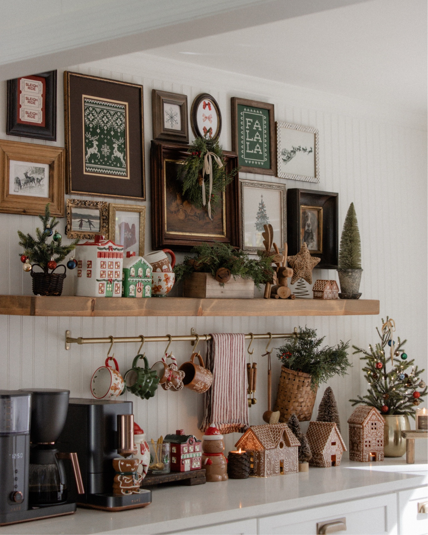 Christmas coffee bar!! 🤩❄️🎄☕️🕯️✨

#LTKSeasonal #LTKHome #LTKHoliday
