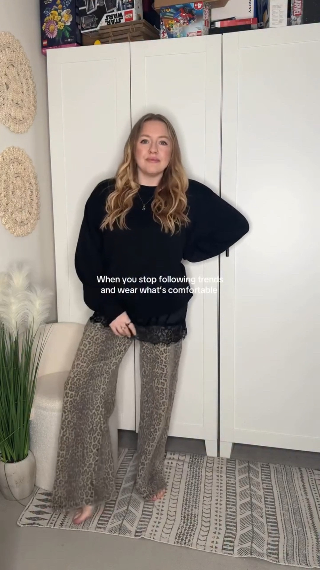 Comfort is 🔑 right? Or am I just getting old? 

#casualstyle #casualoutfit #over30style #highstreetfashion #over30fashion