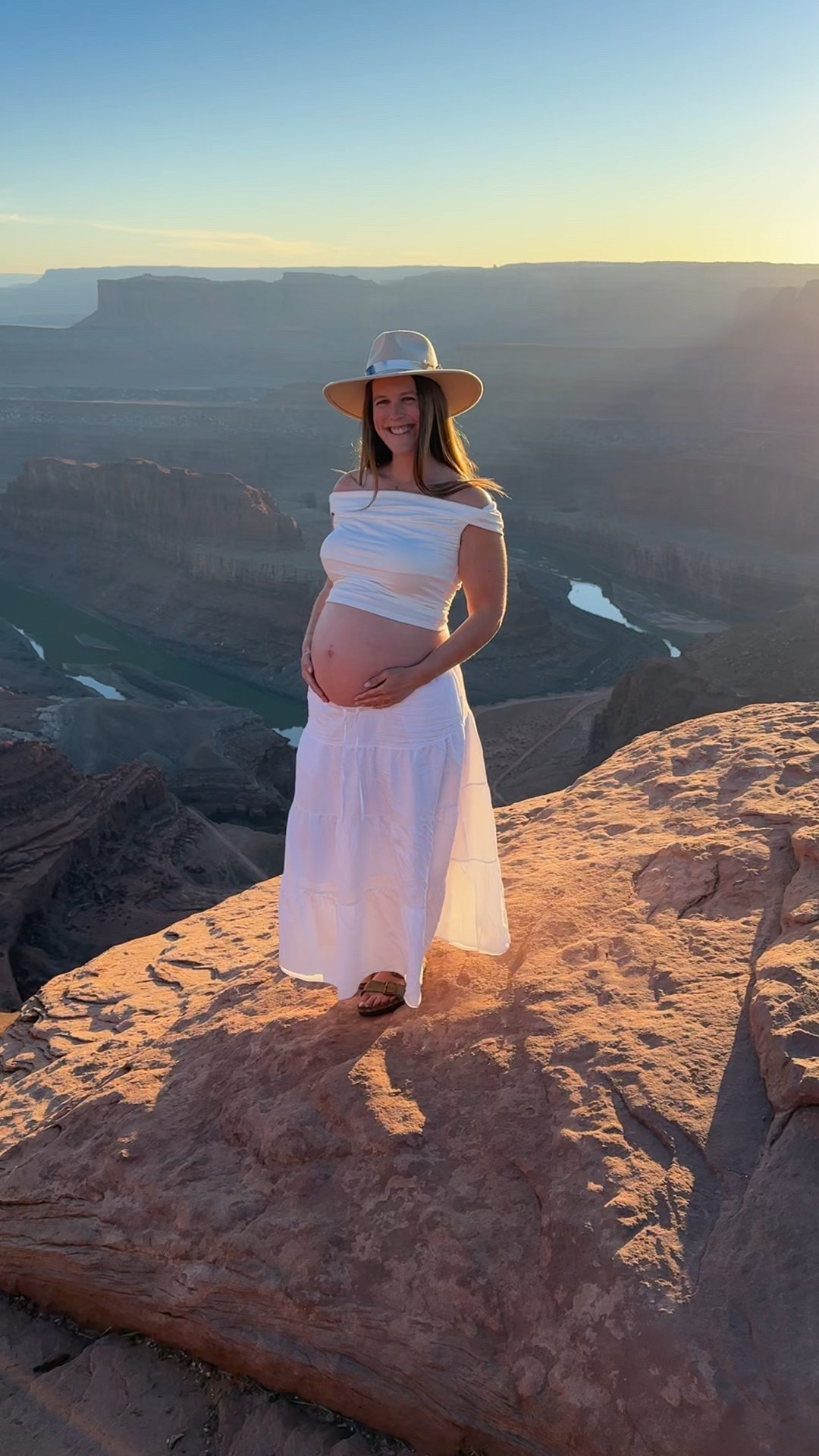 Maternity photos in the desert ✨🏜️🤰🏻 

Skirt: medium
Top is from Francesca’s with a similar style linked.

#LTKmomlife #LTKTravel #LTKBump