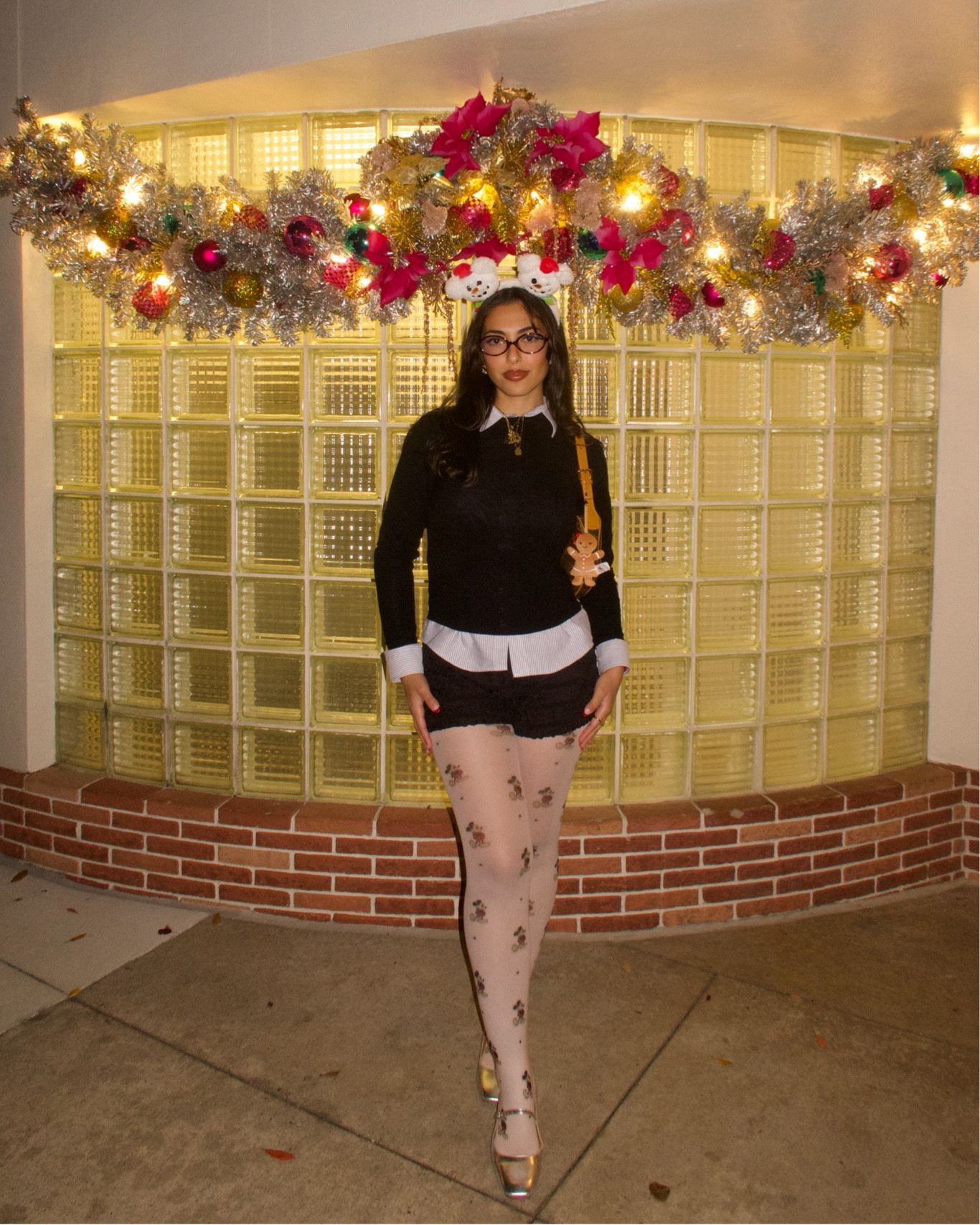 Hollywood studios Christmas outfit 🤍
Tights are from shopkachowvintage on ig
