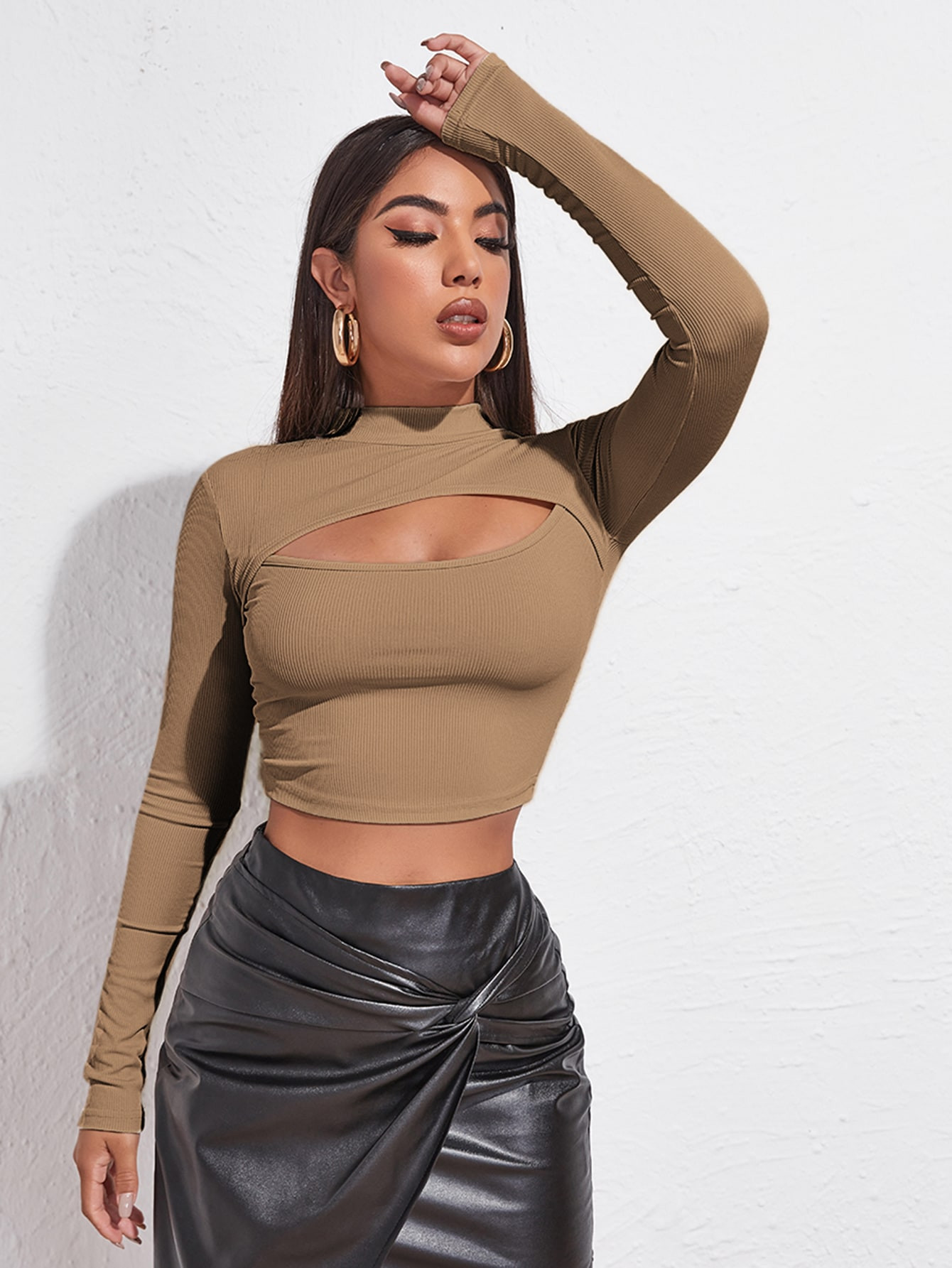 Mock Neck Cut-out Rib-knit Slim Crop Tee | SHEIN