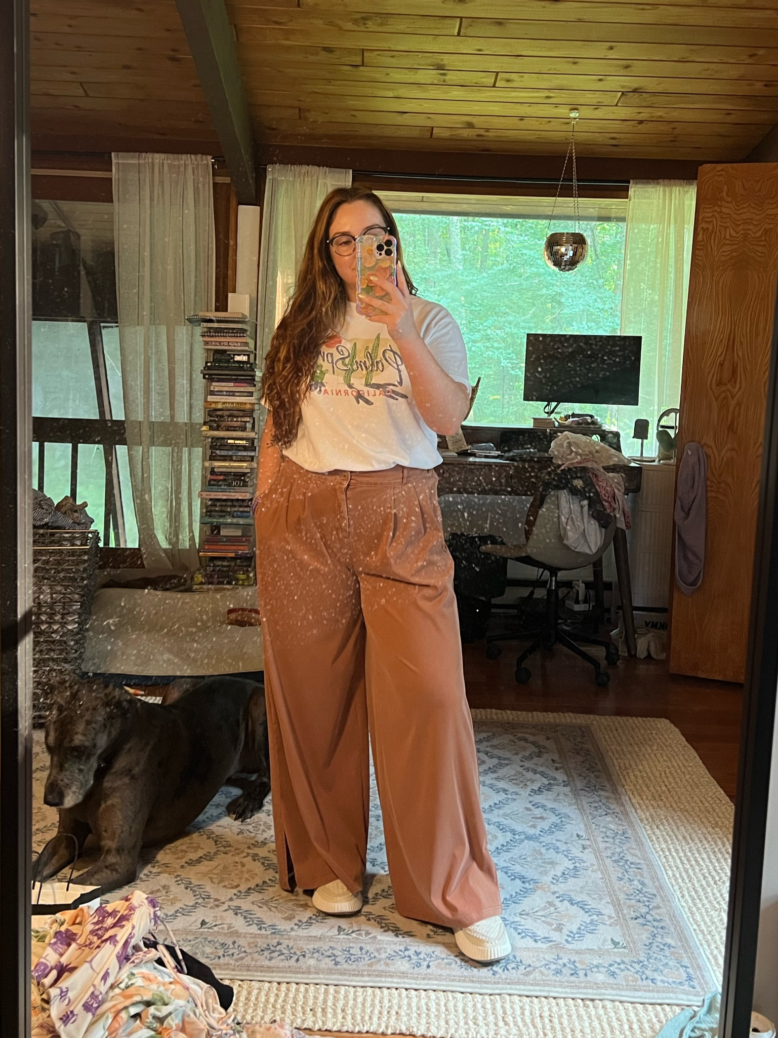 Graphic tee plus trousers is an easy and comfy casual work outfit. Having a few good staple graphic tees in your closet makes throwing an outfit together easy 🙌🏼

Work outfit, Abercrombie, Abercrombie style, back to school, work pants, halara 

#LTKBacktoSchool #LTKFindsUnder100 #LTKSaleAlert