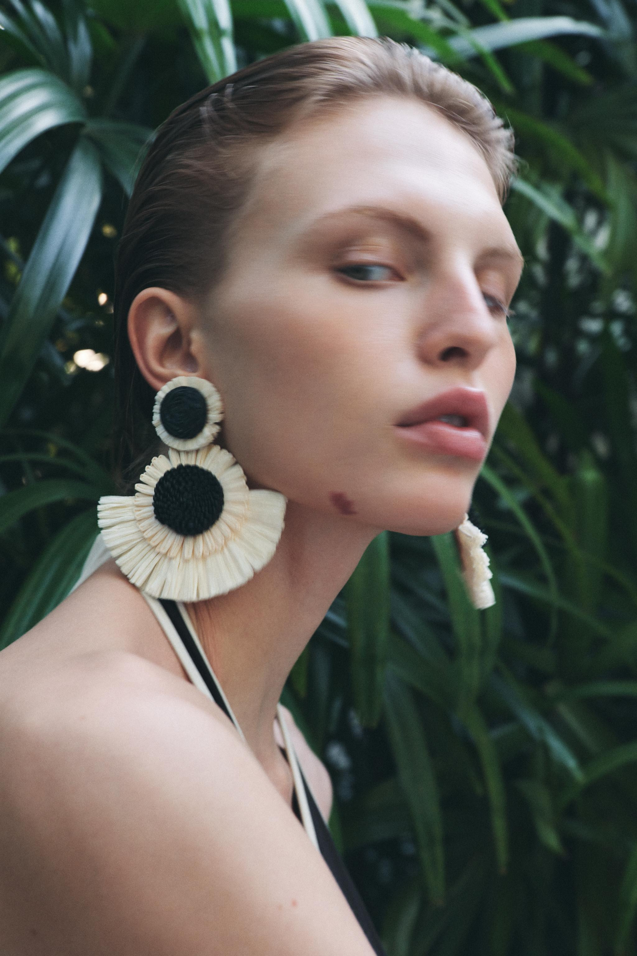 TEXTURED TWIST EARRINGS | Zara US