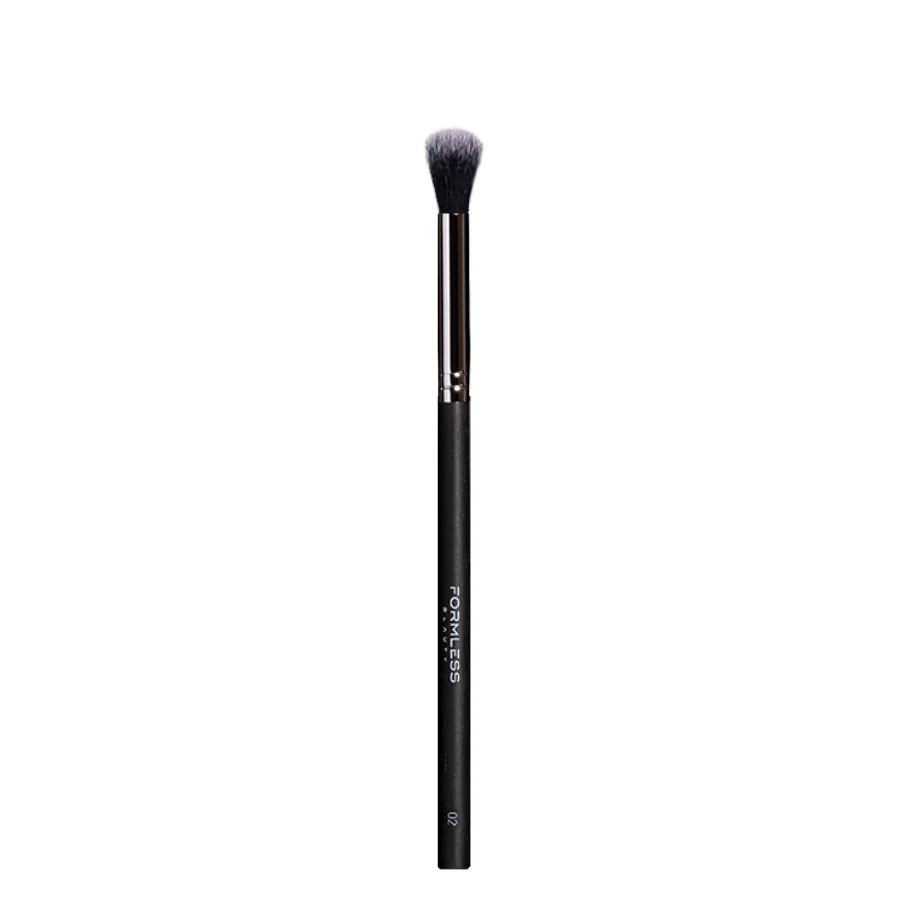 EYESHADOW BLENDING BRUSH (Brush #2) | Formless Beauty