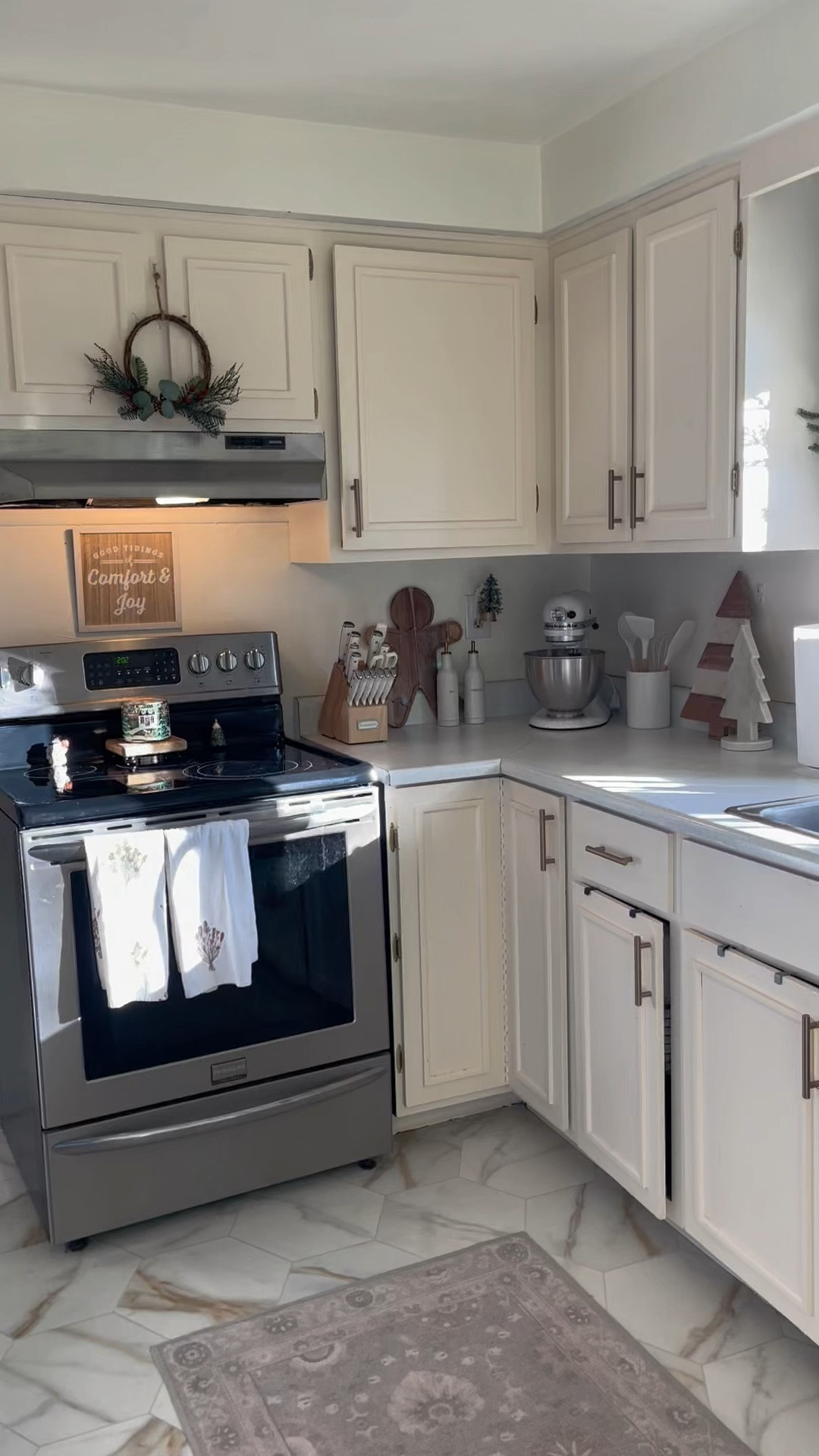 Kitchen details 🤍

#LTKhome #LTKVideo #LTKstyletip