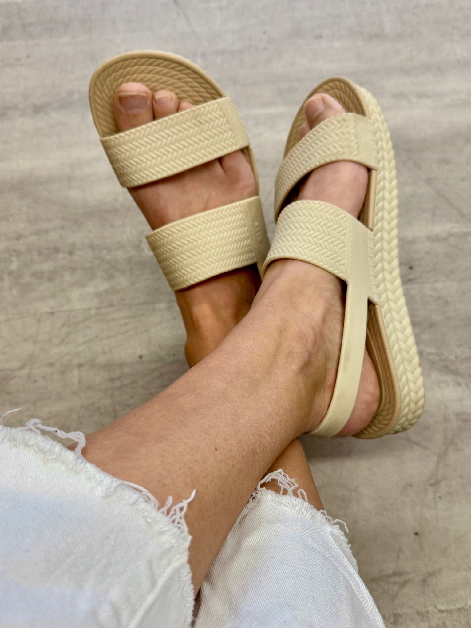My new favorite summer sandal! 

 #LTKSeasonal #LTKFindsUnder100 #LTKShoeCrush