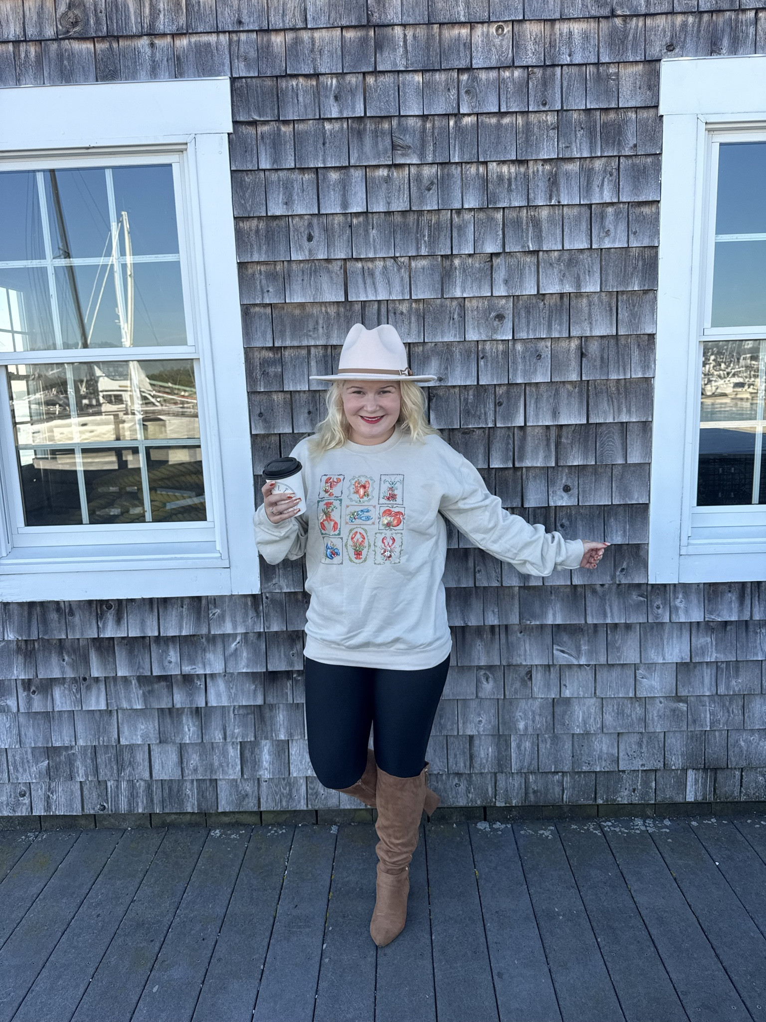 Sunday ootd. Another Christmas graphic. Obsessed with this sweatshirt! It is soo cute. 

#LTKActive #LTKSeasonal #LTKPetite