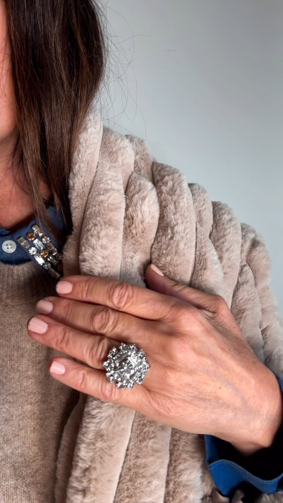 Would you believe these gorgeous pieces are under $25 with code EXTRA 

I love anything with bling like this  shirt, size down. I’m wearing xs. 


#LTKCyberWeek #LTKSaleAlert #LTKFindsUnder50