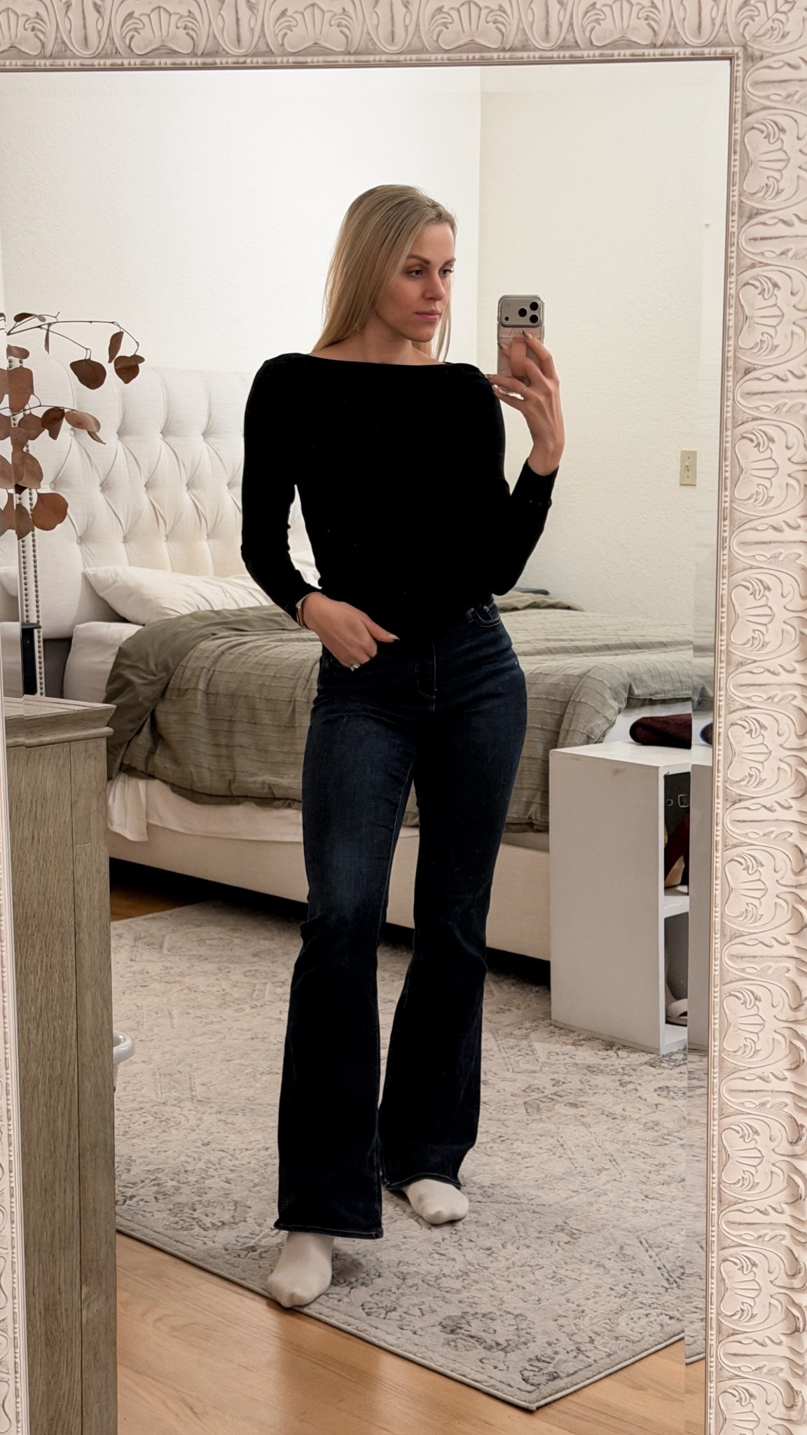 A boat neck top looks so classy  

#LTKgrwm #LTKootd #LTKFindsUnder100