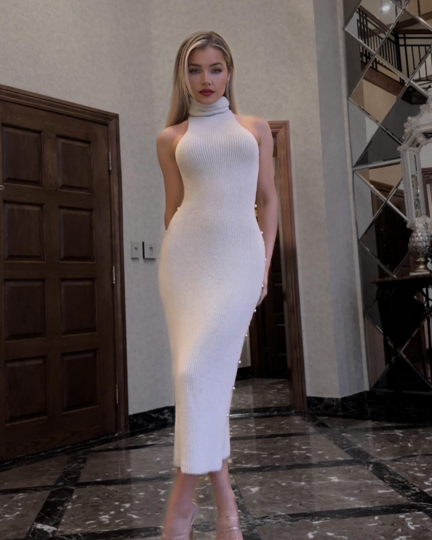 999

Dress: @revolve @itsnbd