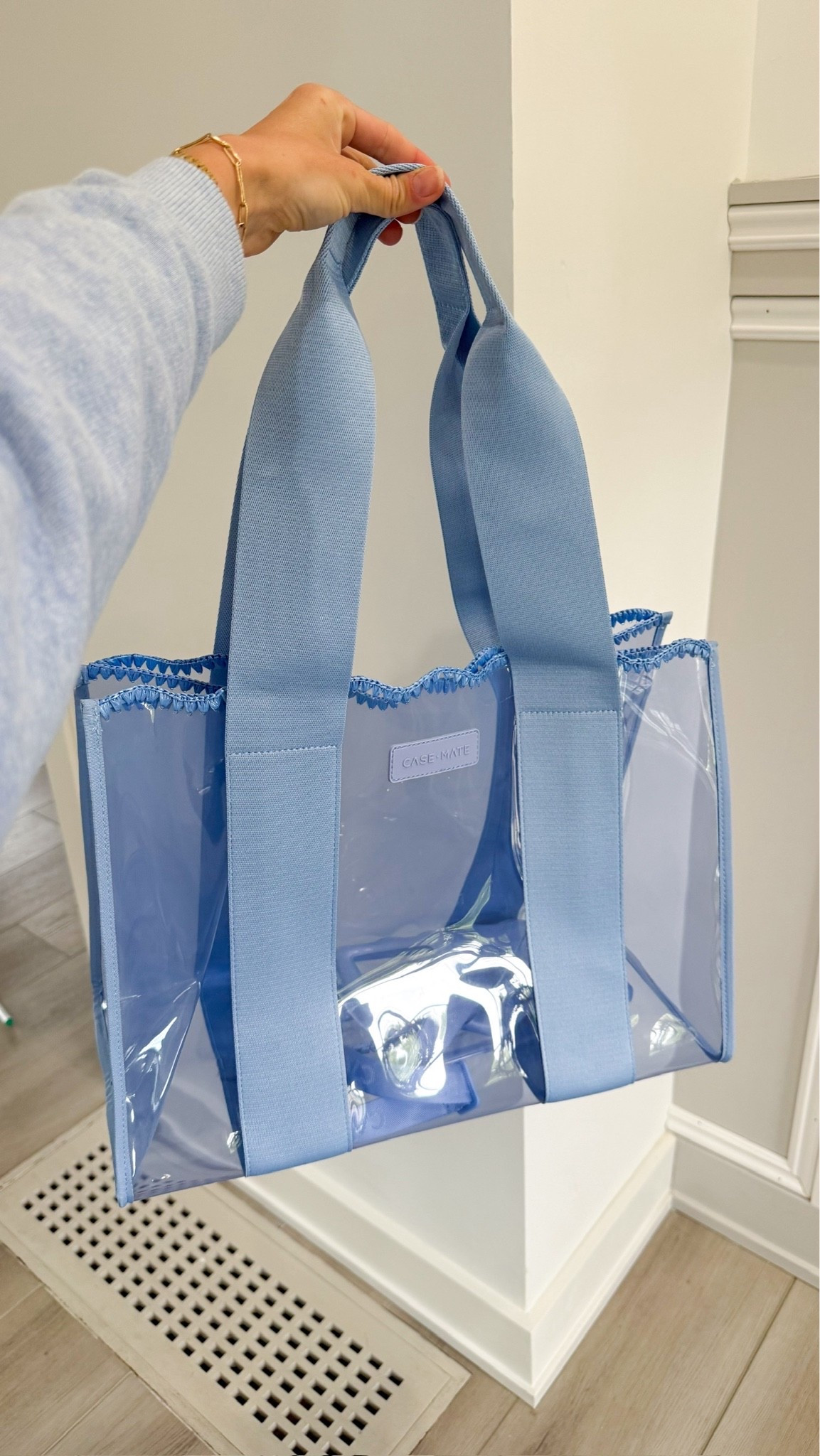 Been loving these jelly totes from case mate. They’re perfect for summer! 


#ltkstyle #summerbag #totebag