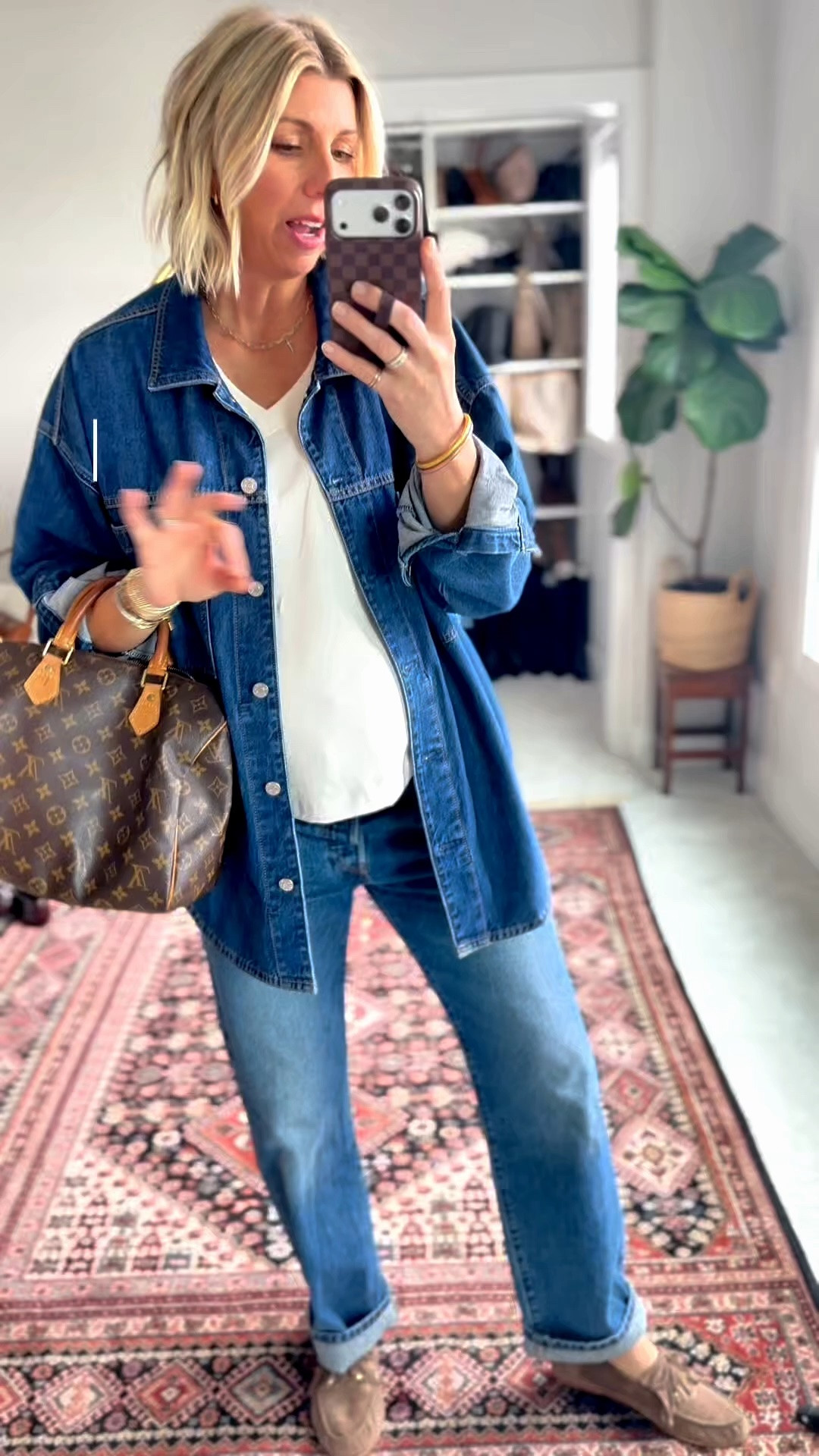 For the mom who has 12 minutes to get dressed… A classic pair of straight leg jeans like these Levi’s will never fail you. The cut the silhouette. The wash are so flattering and go with everything. Love this effortless outfit with an oversized denim shirt, a basic white tea, and an elevated pair of loafers.

These jeans fit true to size.
I’m 5’10” wearing the 32” length

#LTKgrwm #LTKOver40 #LTKootd
