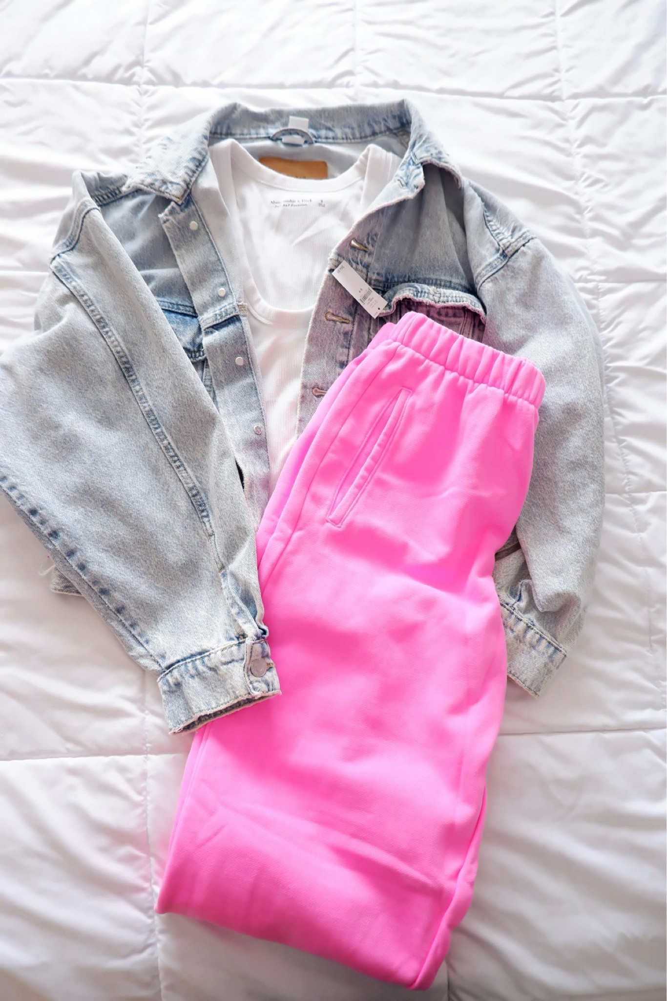 Airport outfit 
Travel outfit 


#LTKtravel #LTKfindsunder100 #LTKstyletip